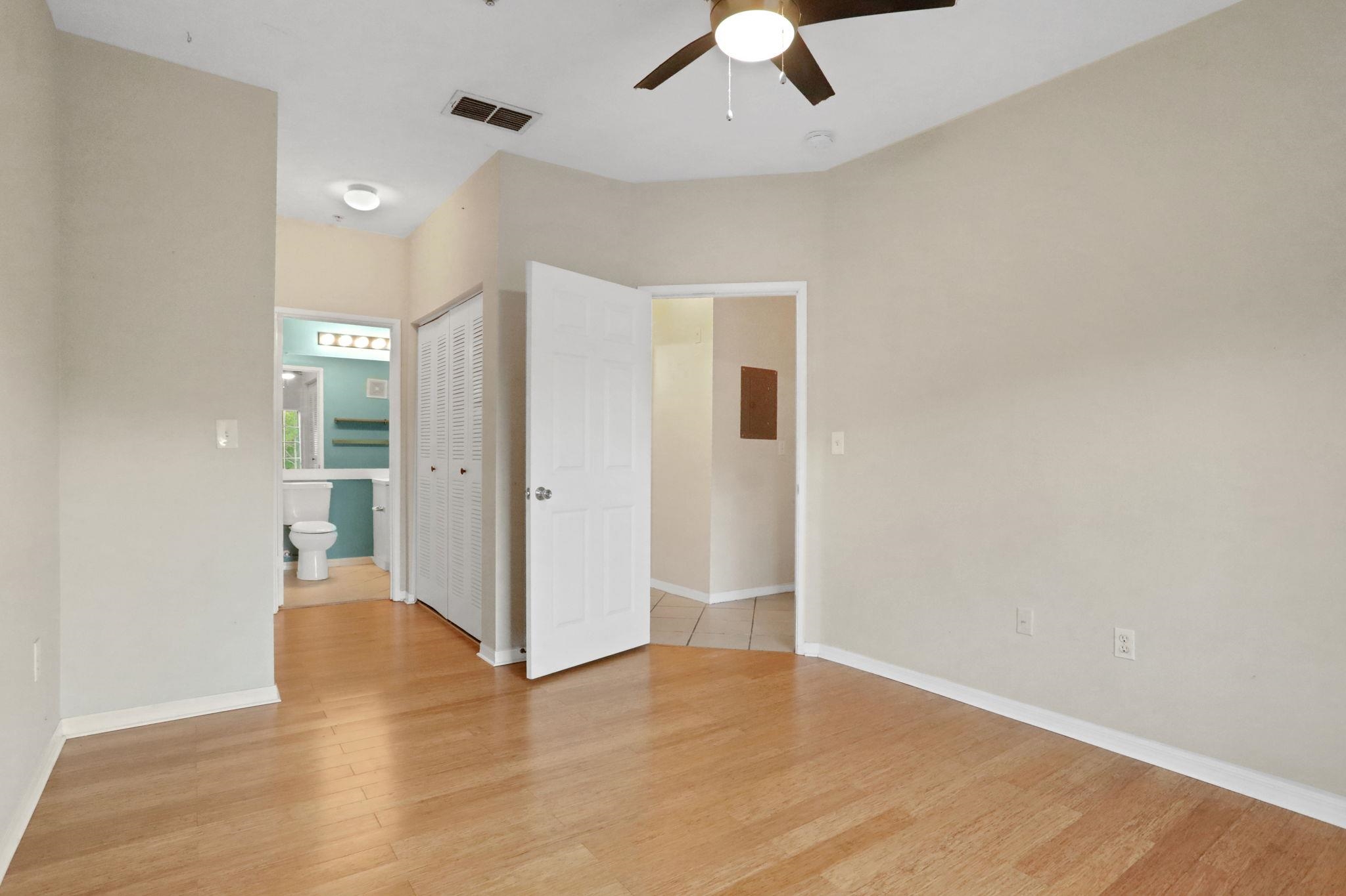 Image 20 of 47 For 510 Florida Club Blvd  304