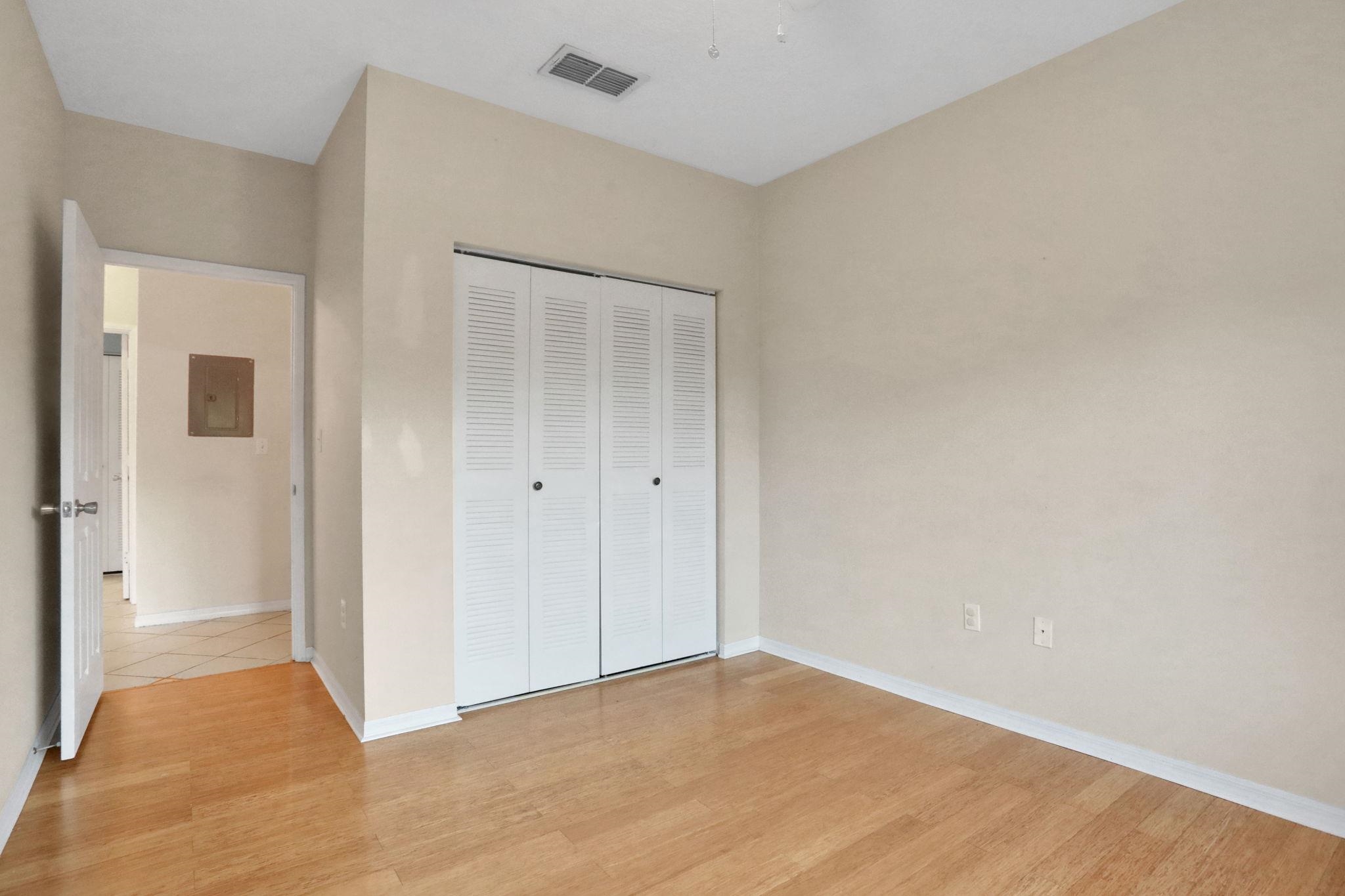 Image 23 of 47 For 510 Florida Club Blvd  304