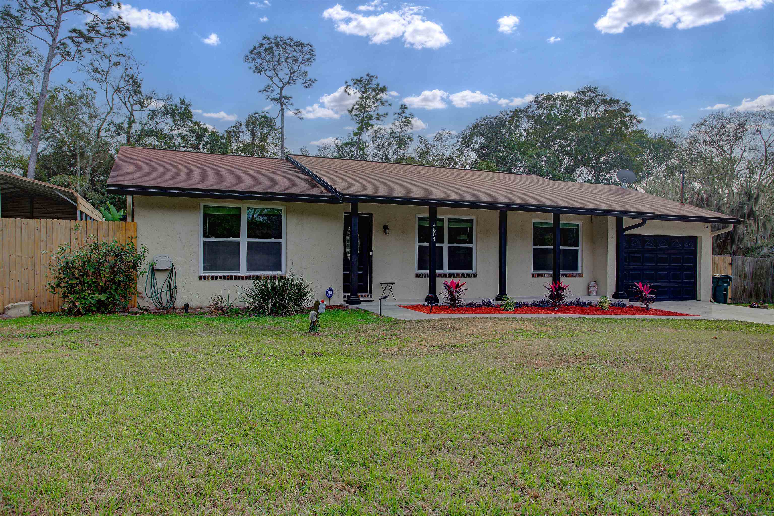 Image 10 of 89 For 4504 Wilderness Ln N