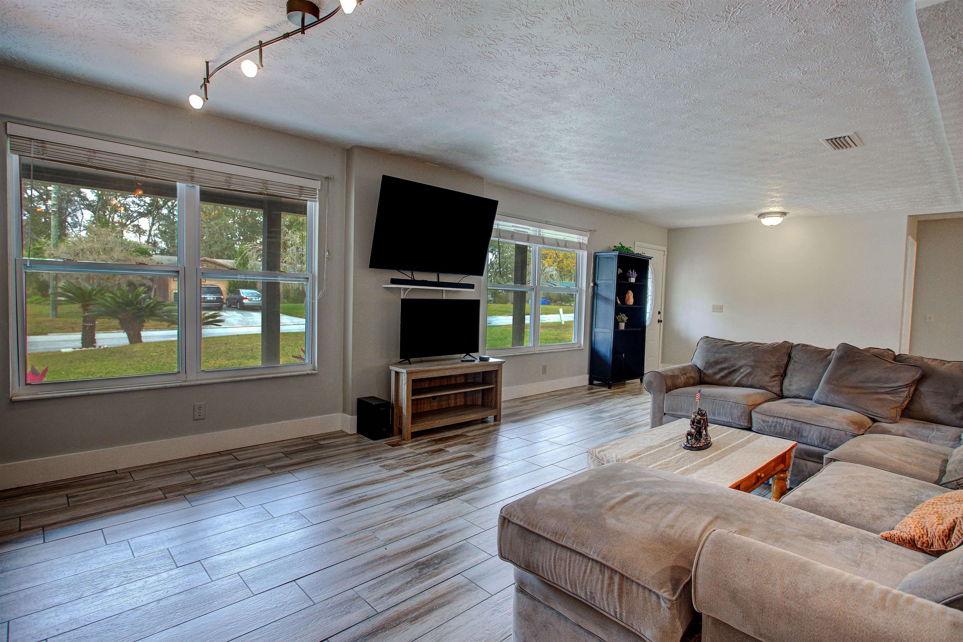 Image 36 of 89 For 4504 Wilderness Ln N