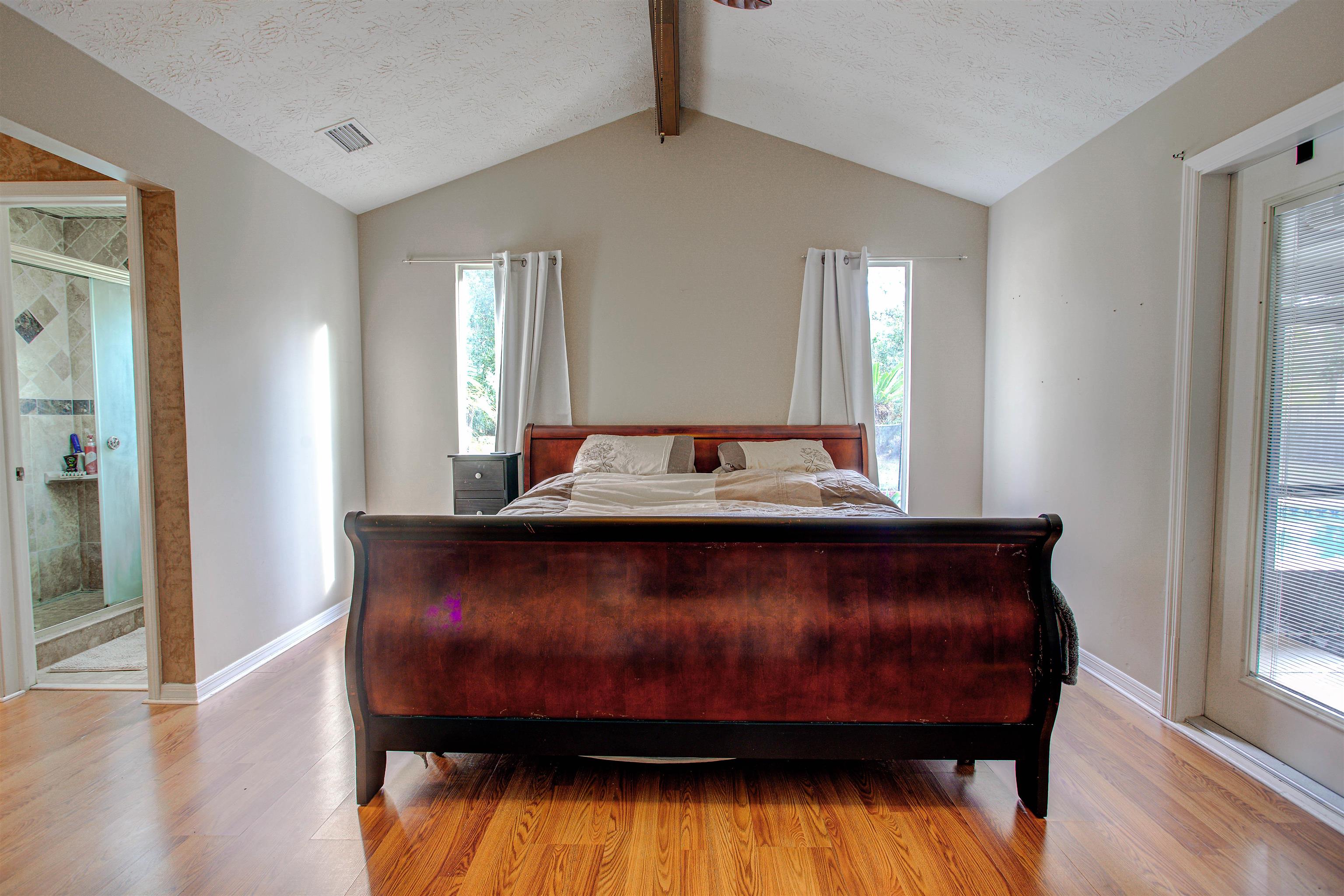 Image 62 of 89 For 4504 Wilderness Ln N