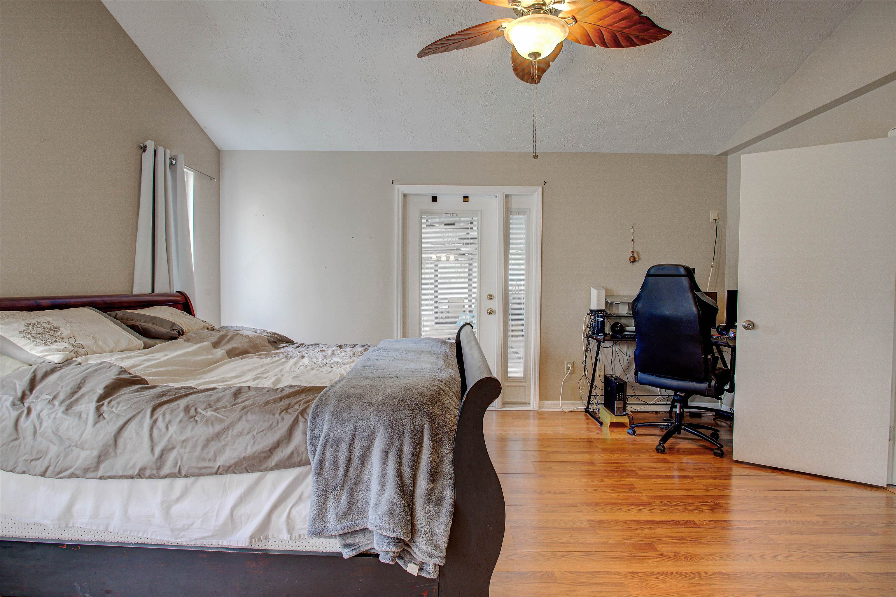 Image 64 of 89 For 4504 Wilderness Ln N