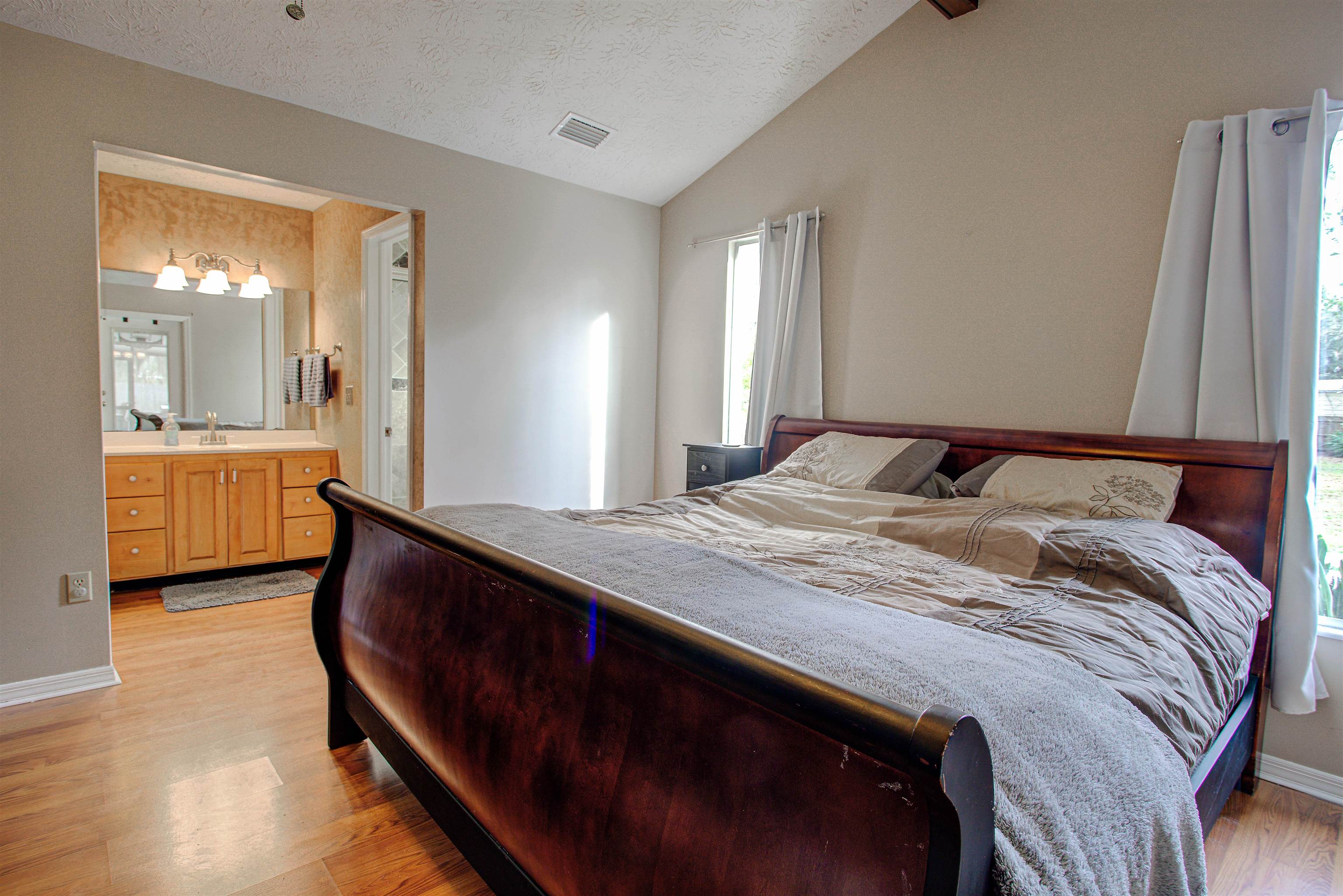 Image 68 of 89 For 4504 Wilderness Ln N