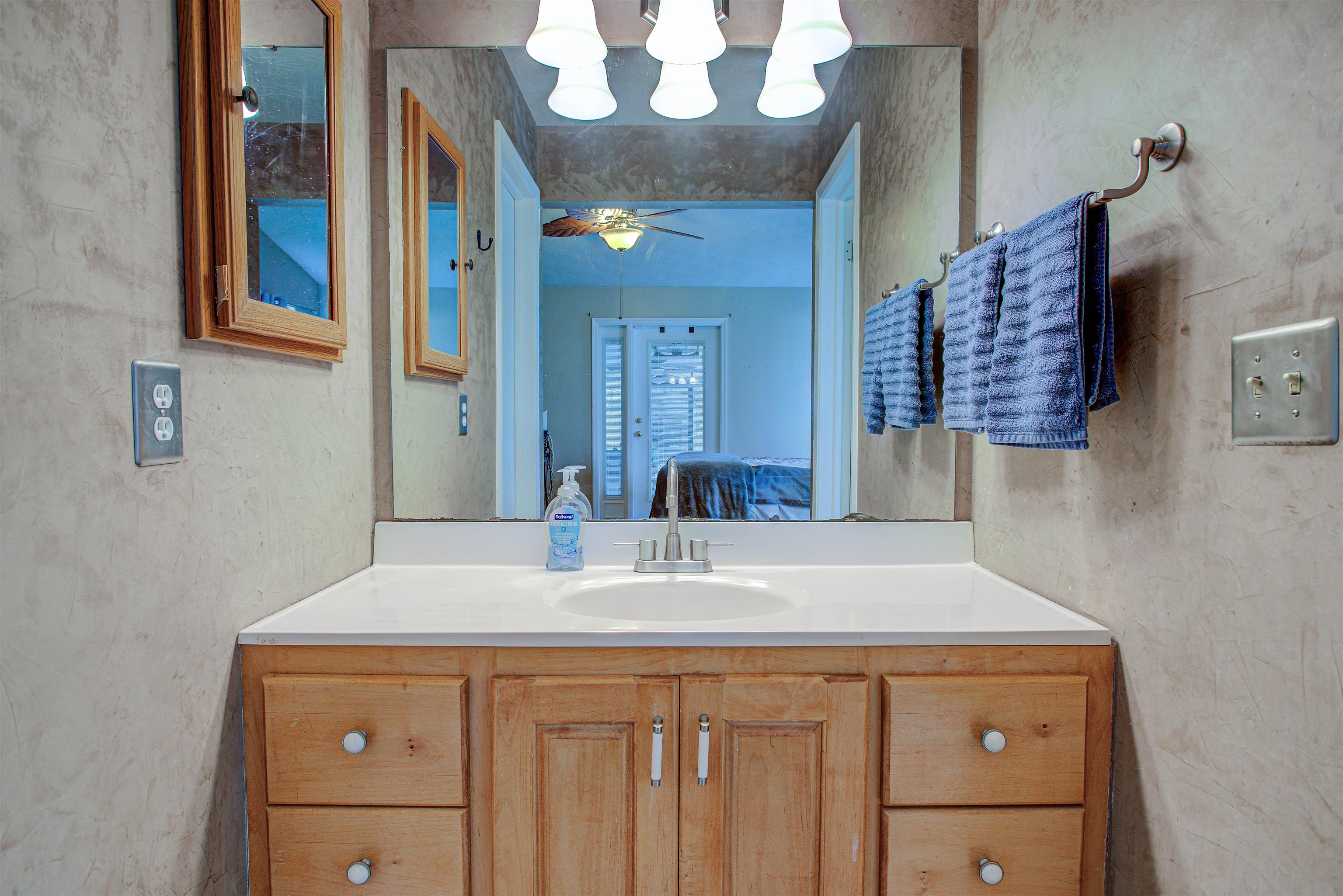 Image 70 of 89 For 4504 Wilderness Ln N