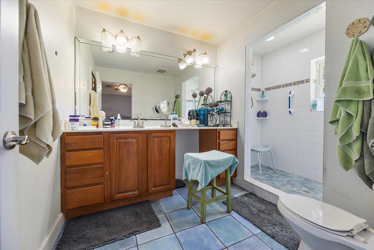 Image 19 of 33 For 2891 Bradford St.