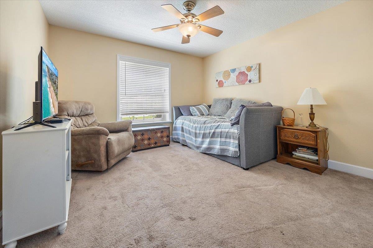 Image 20 of 33 For 2891 Bradford St.