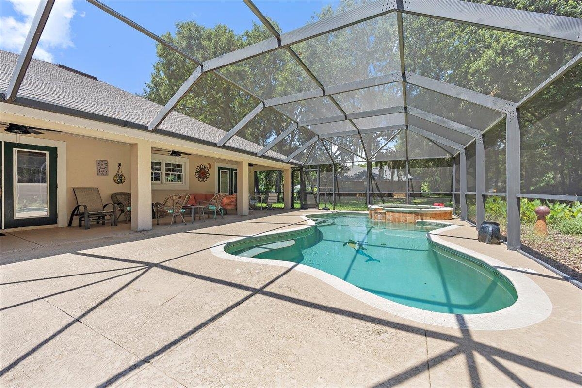 Image 25 of 33 For 2891 Bradford St.