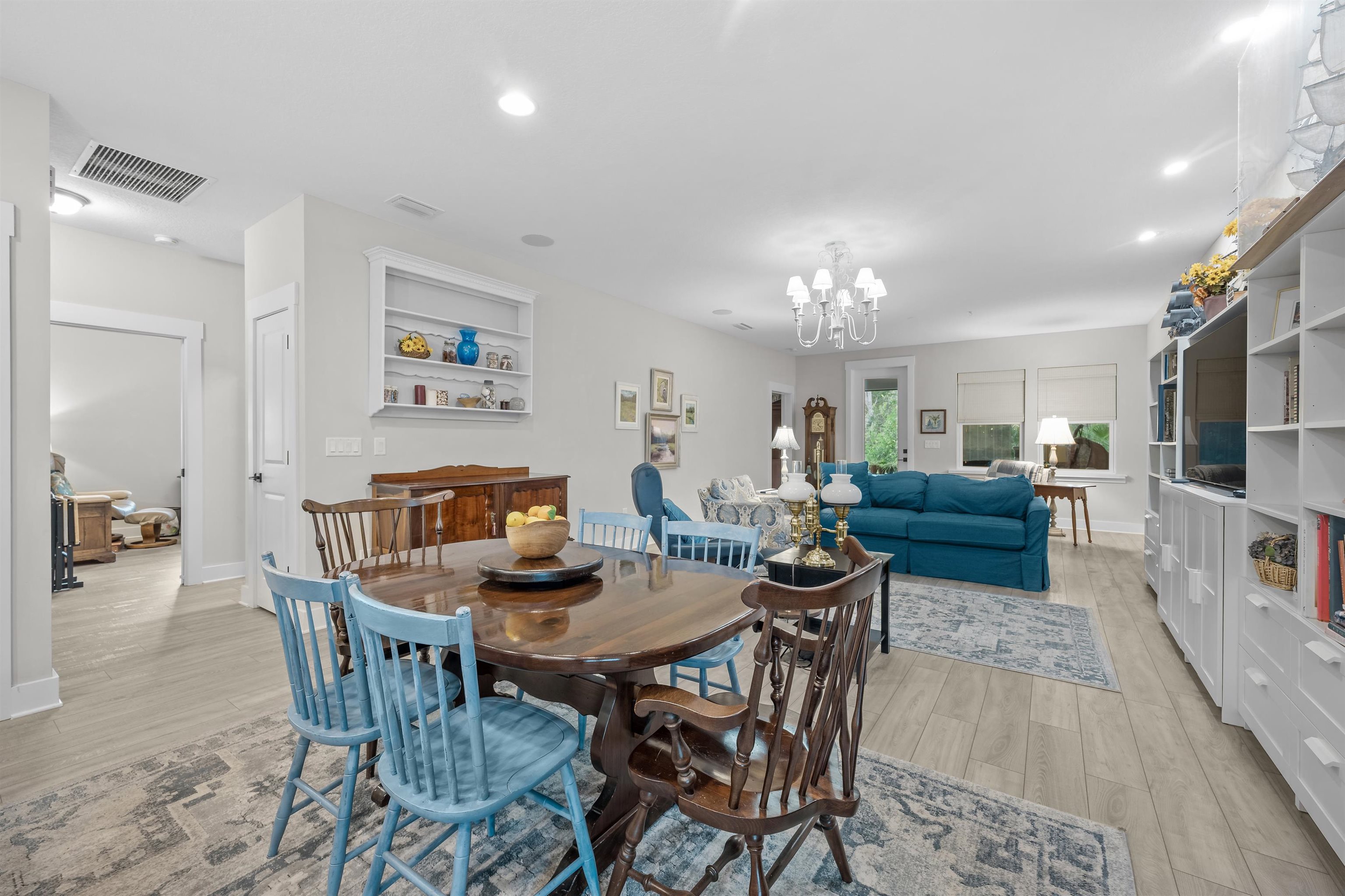 Image 9 of 47 For 276 Bella Dr