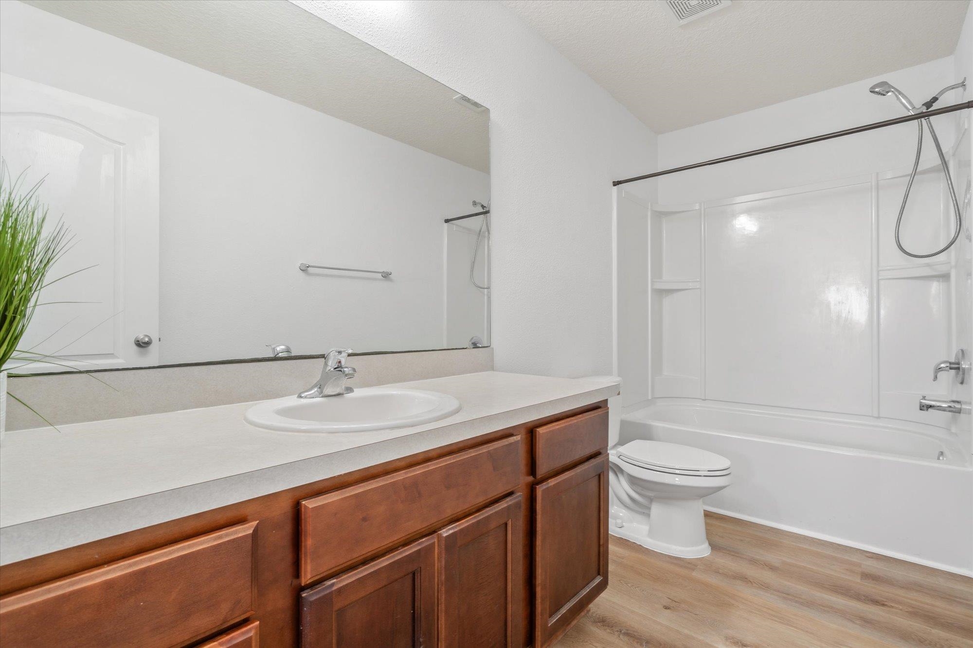 Image 23 of 42 For 93 Whitland Way