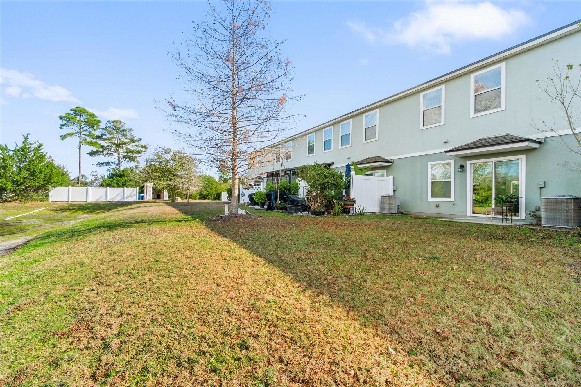 Image 27 of 42 For 93 Whitland Way