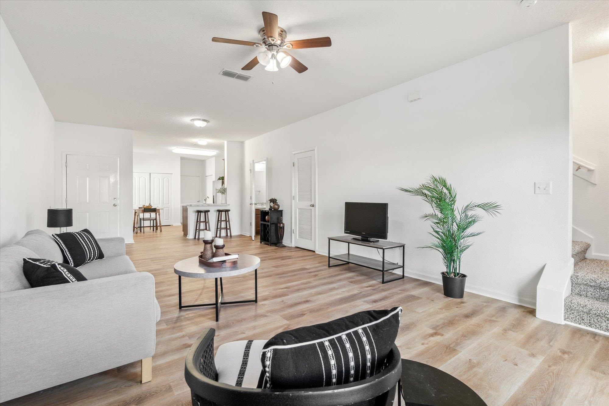 Image 5 of 42 For 93 Whitland Way