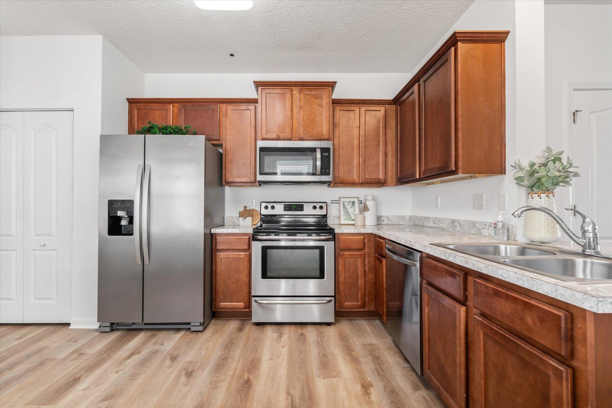 Image 8 of 42 For 93 Whitland Way