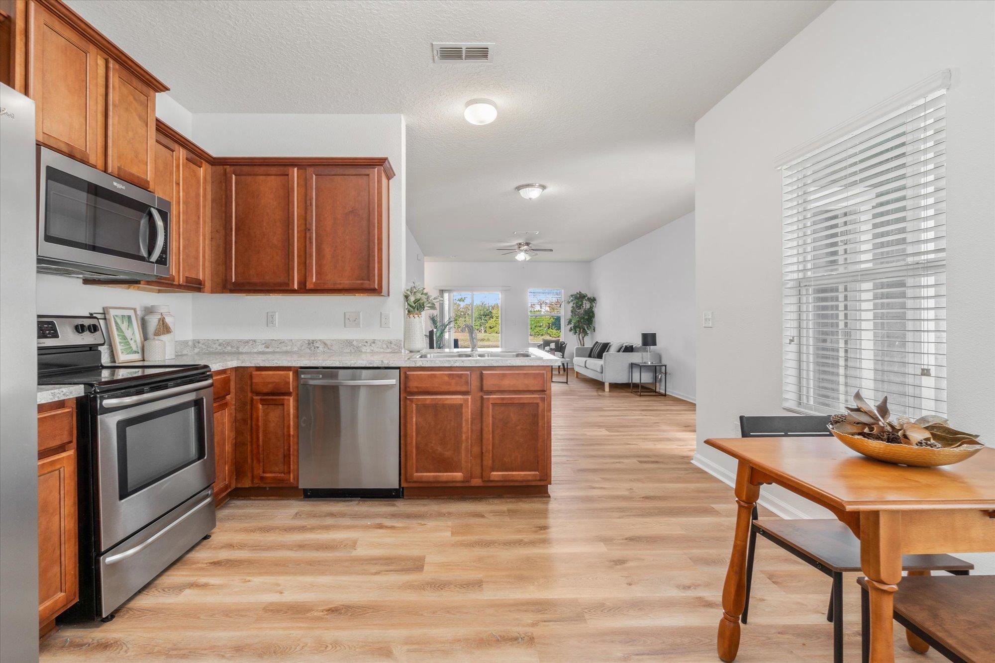 Image 9 of 42 For 93 Whitland Way