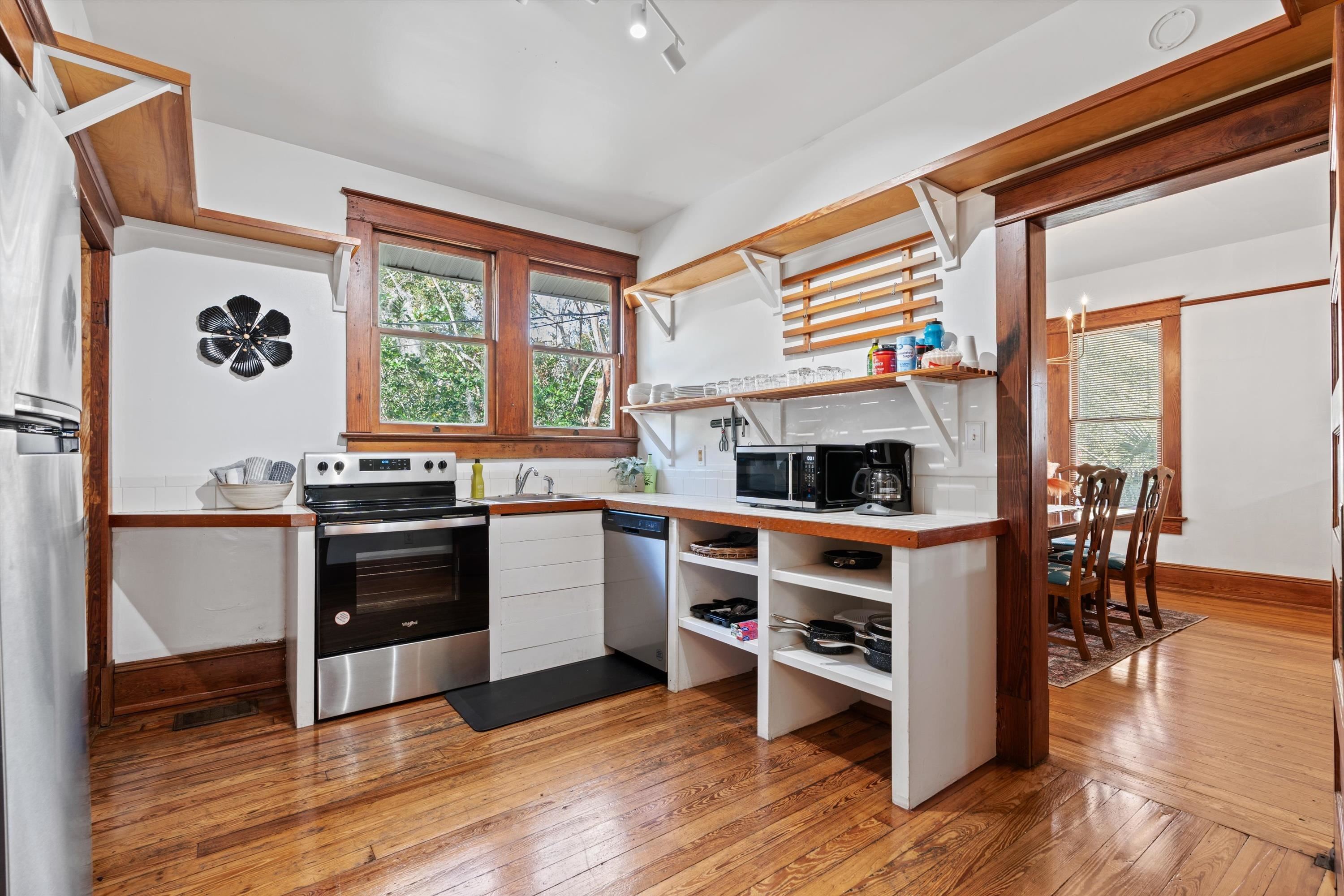 Image 12 of 37 For 33 Cincinnati Ave.