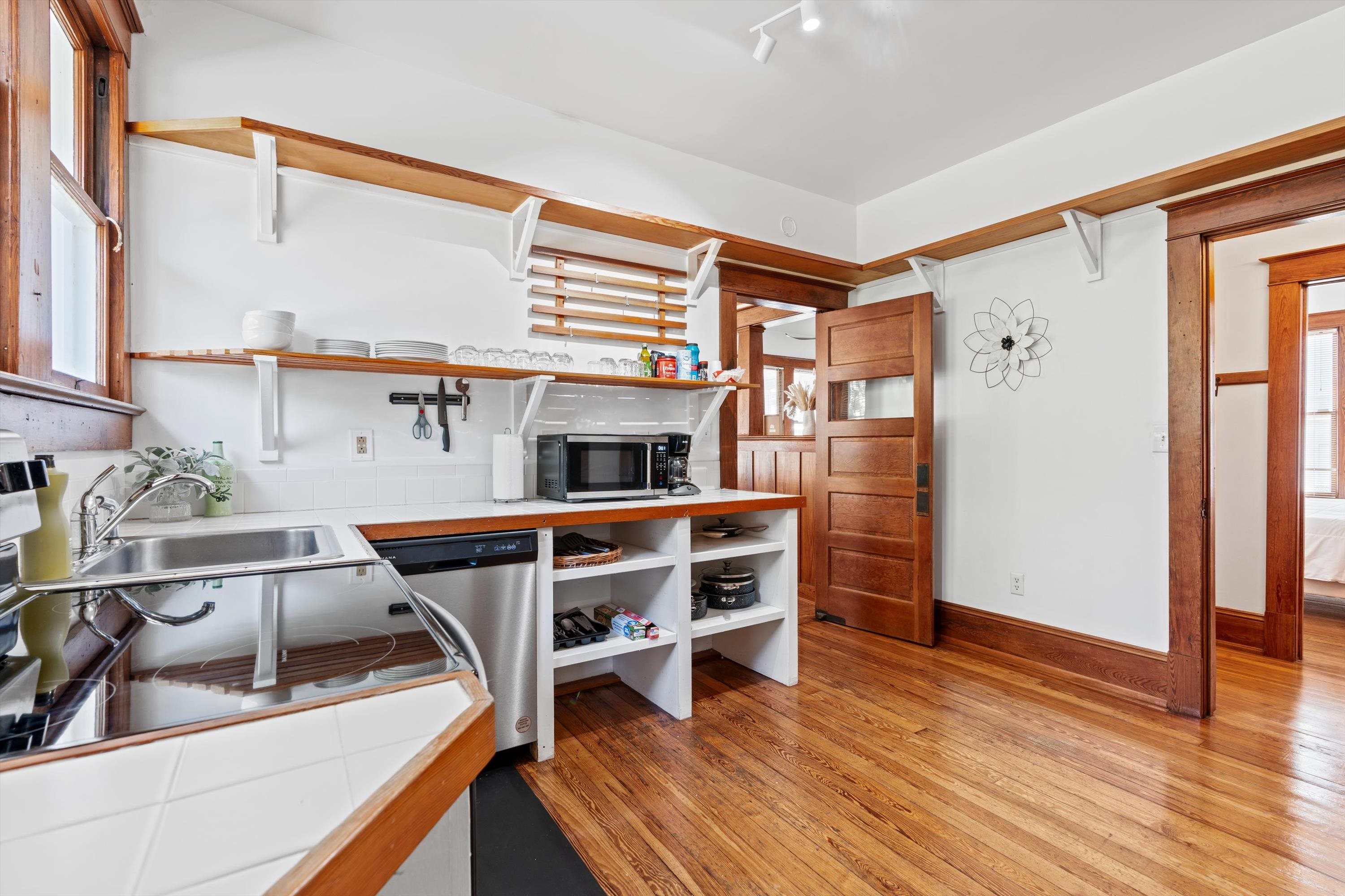 Image 13 of 37 For 33 Cincinnati Ave.