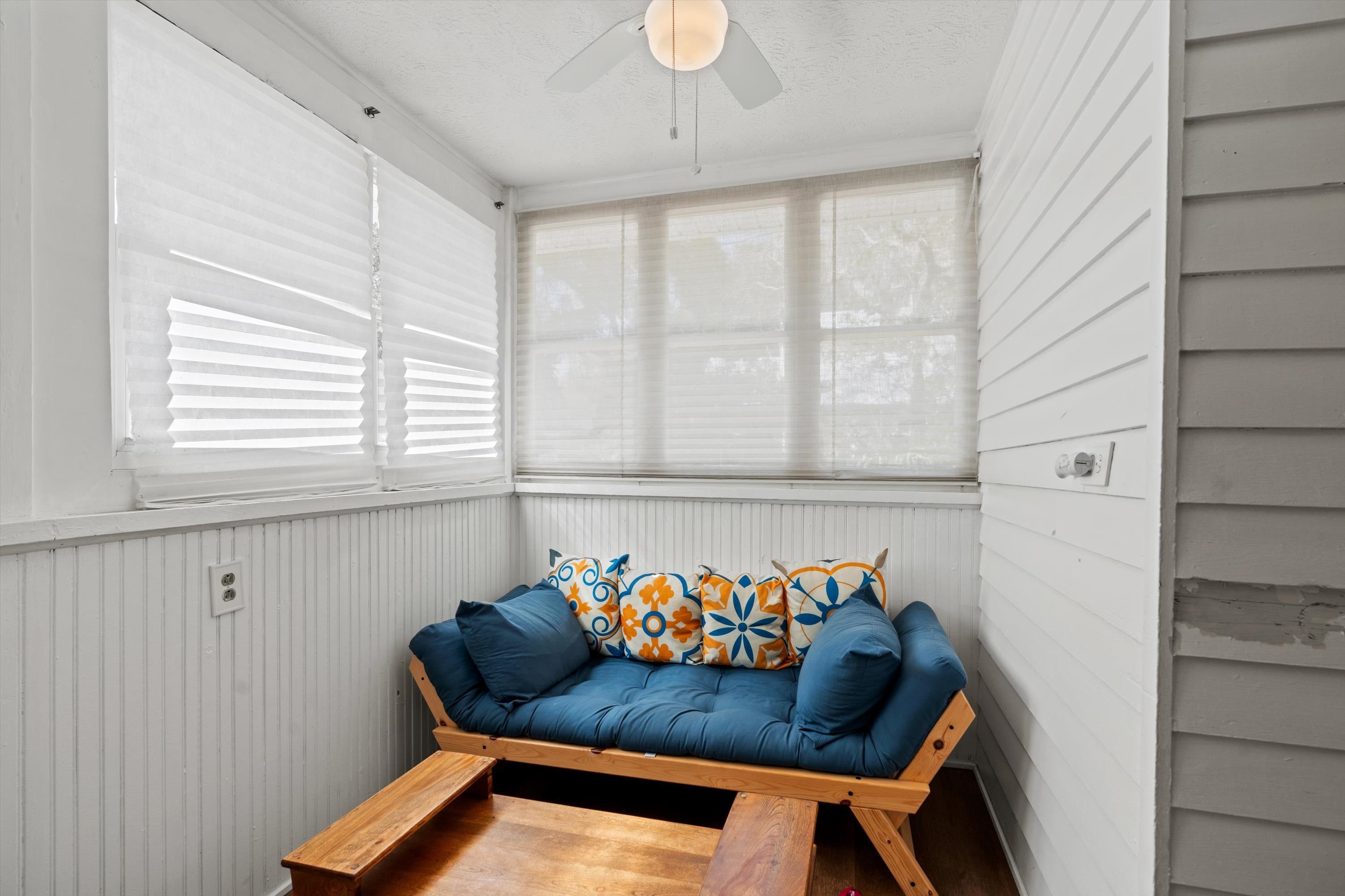 Image 16 of 37 For 33 Cincinnati Ave.