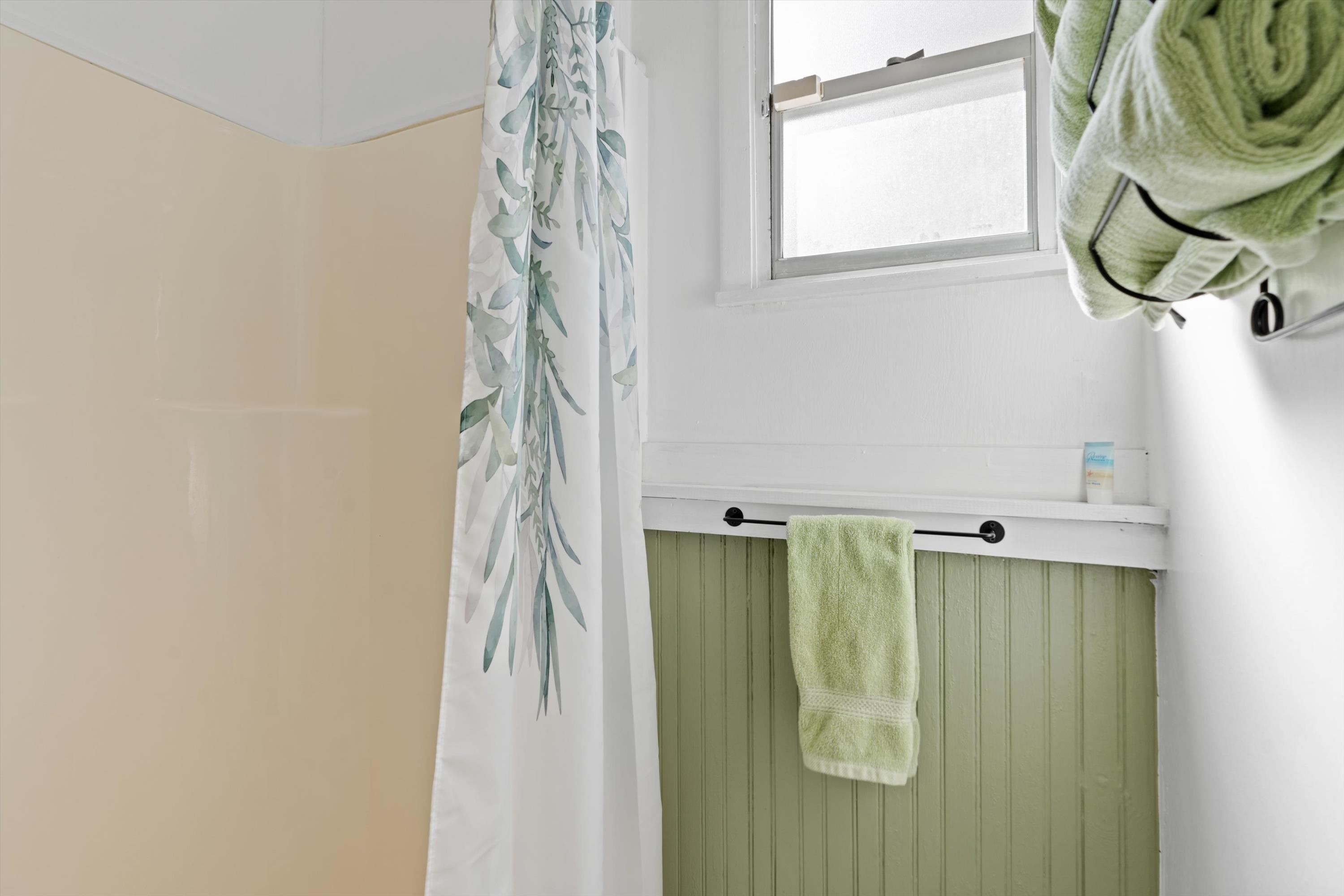 Image 18 of 37 For 33 Cincinnati Ave.