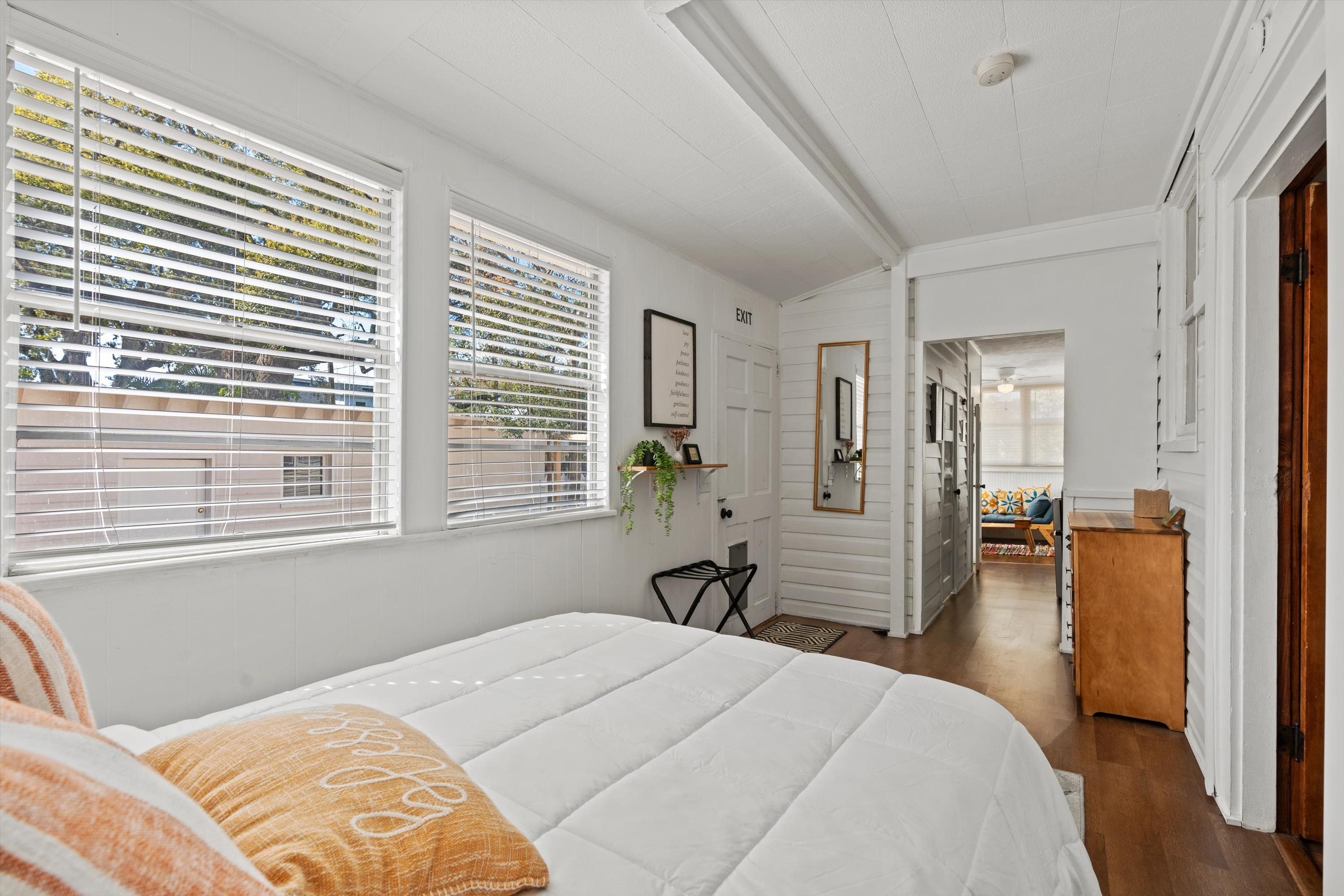 Image 22 of 37 For 33 Cincinnati Ave.