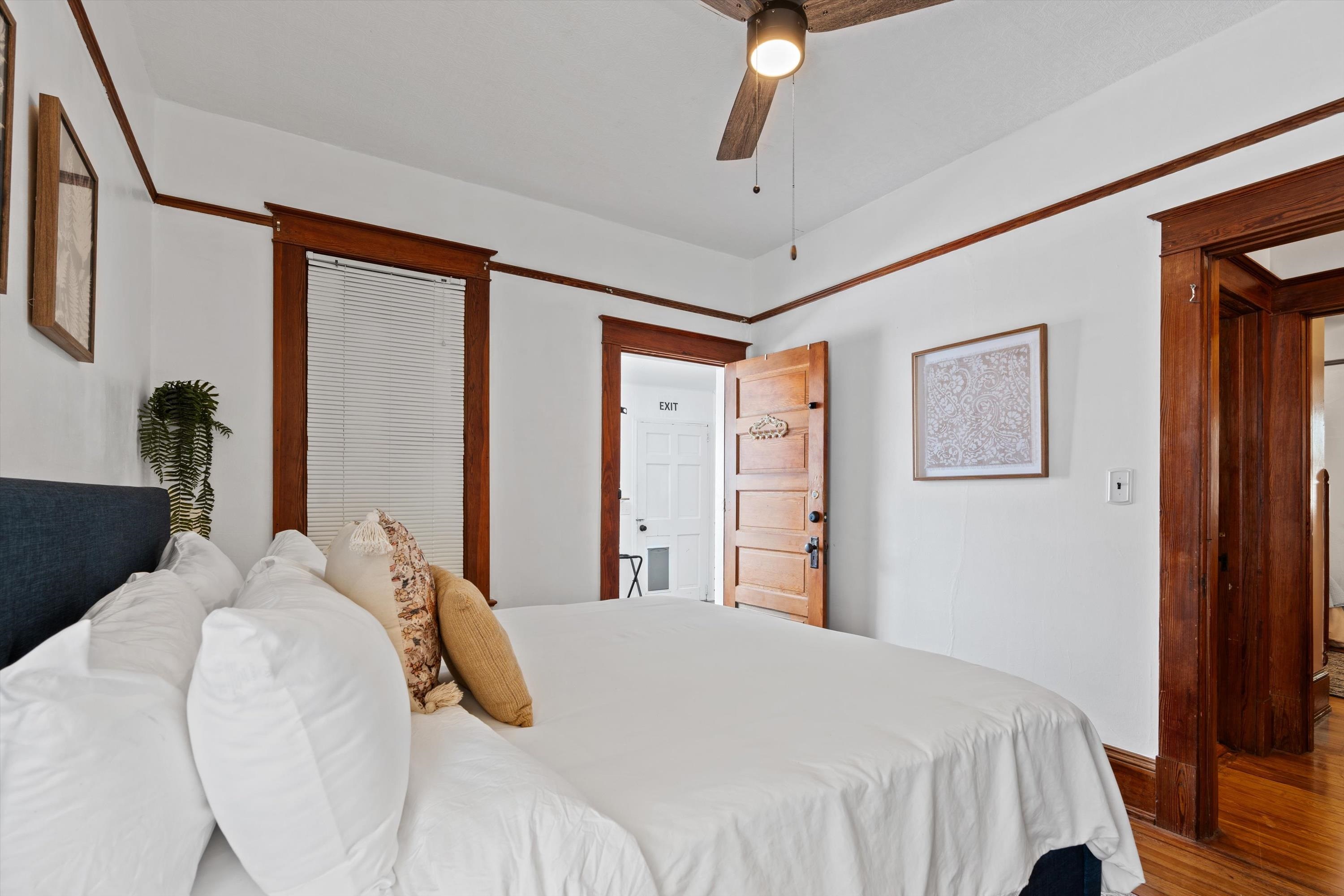 Image 24 of 37 For 33 Cincinnati Ave.