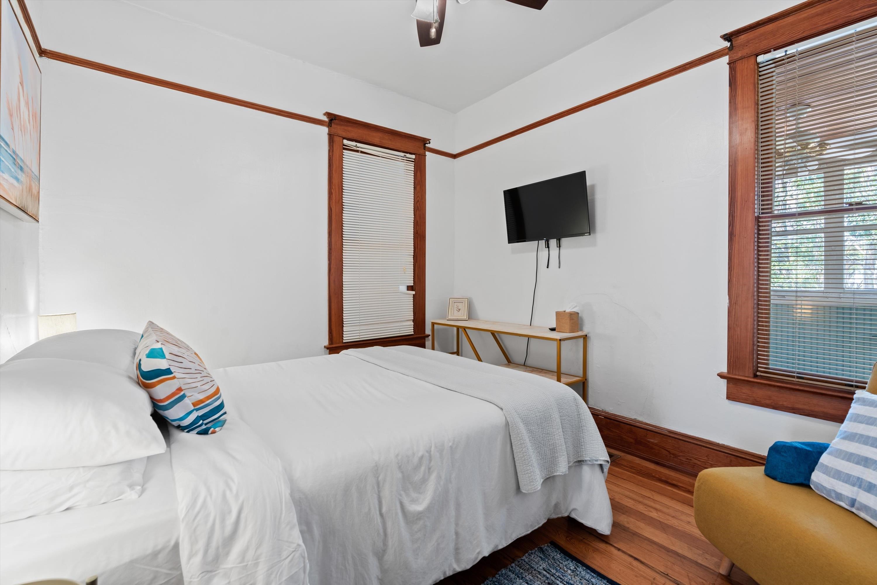 Image 26 of 37 For 33 Cincinnati Ave.