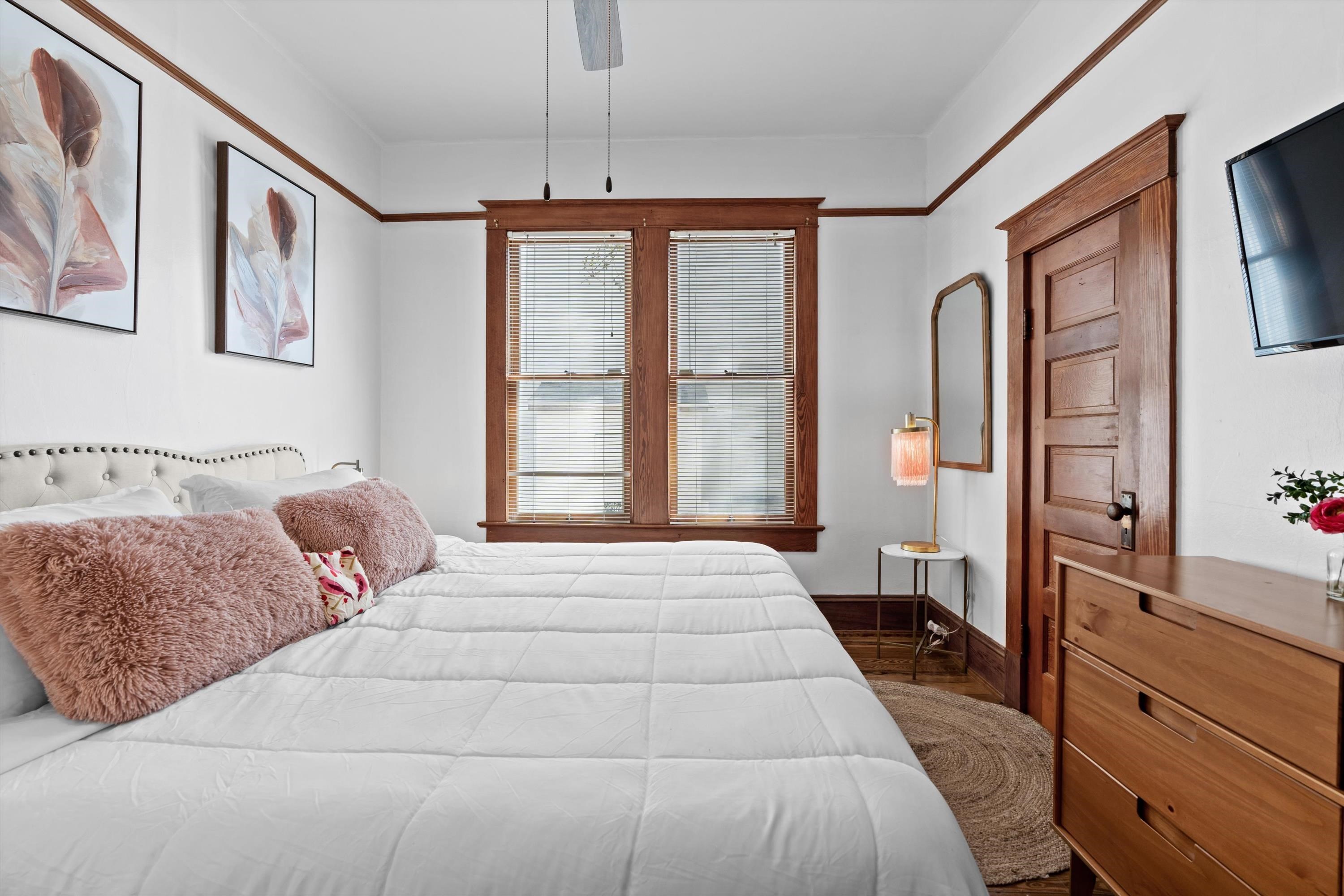 Image 28 of 37 For 33 Cincinnati Ave.