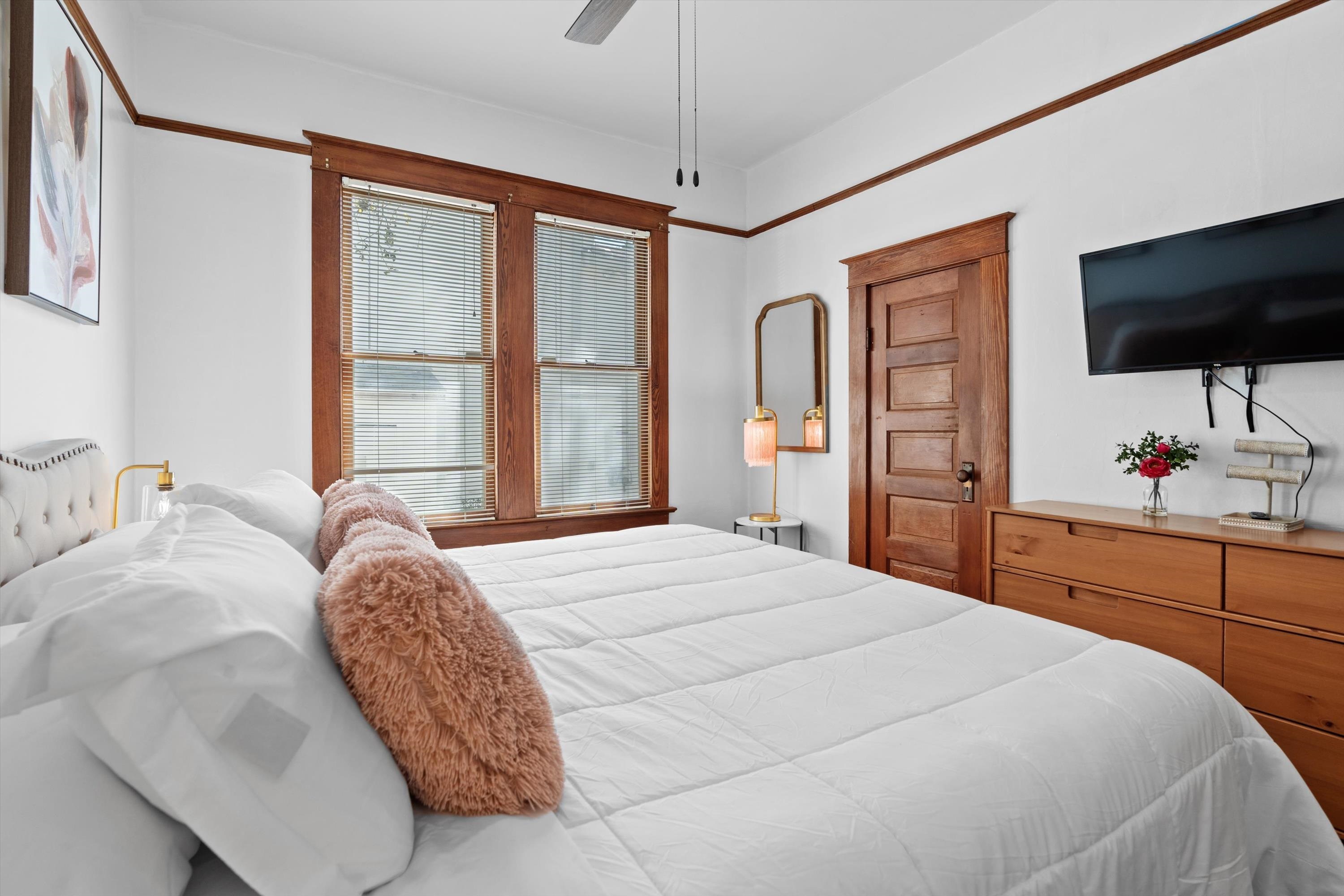 Image 29 of 37 For 33 Cincinnati Ave.