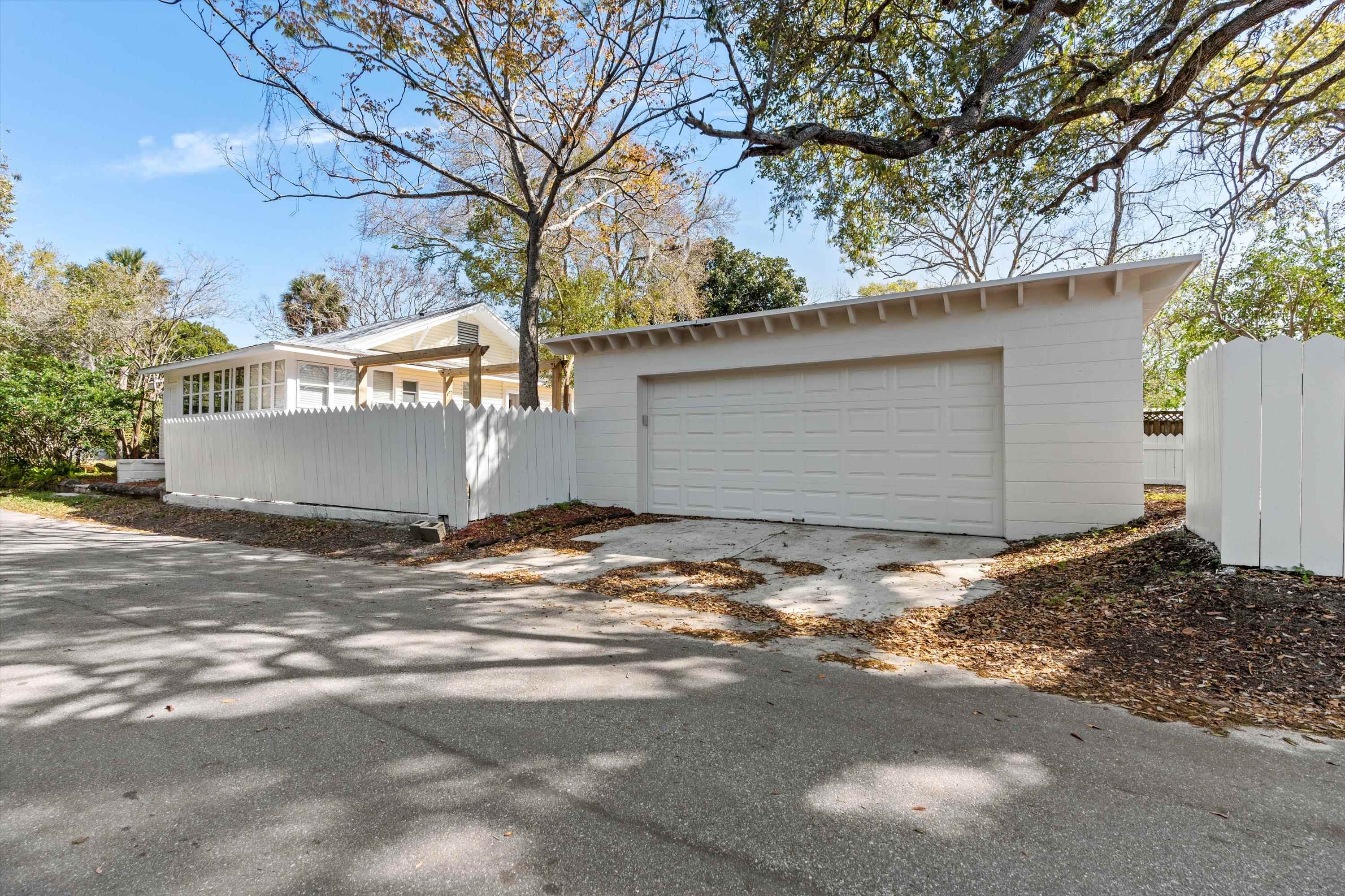 Image 30 of 37 For 33 Cincinnati Ave.