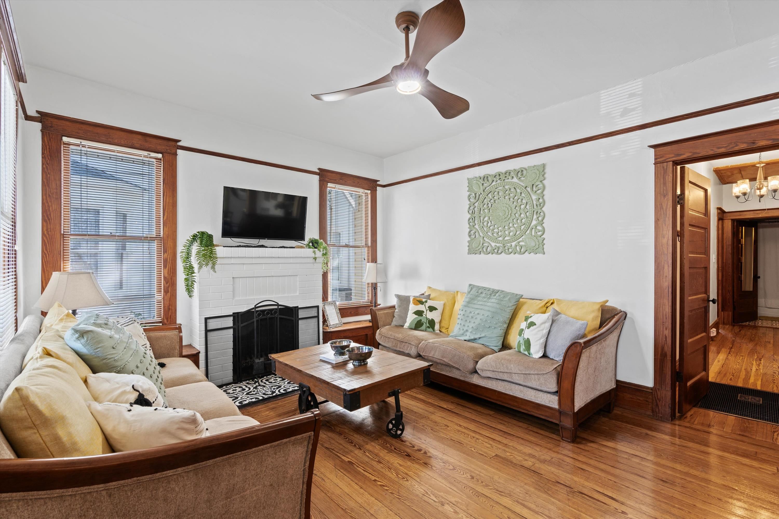 Image 7 of 37 For 33 Cincinnati Ave.