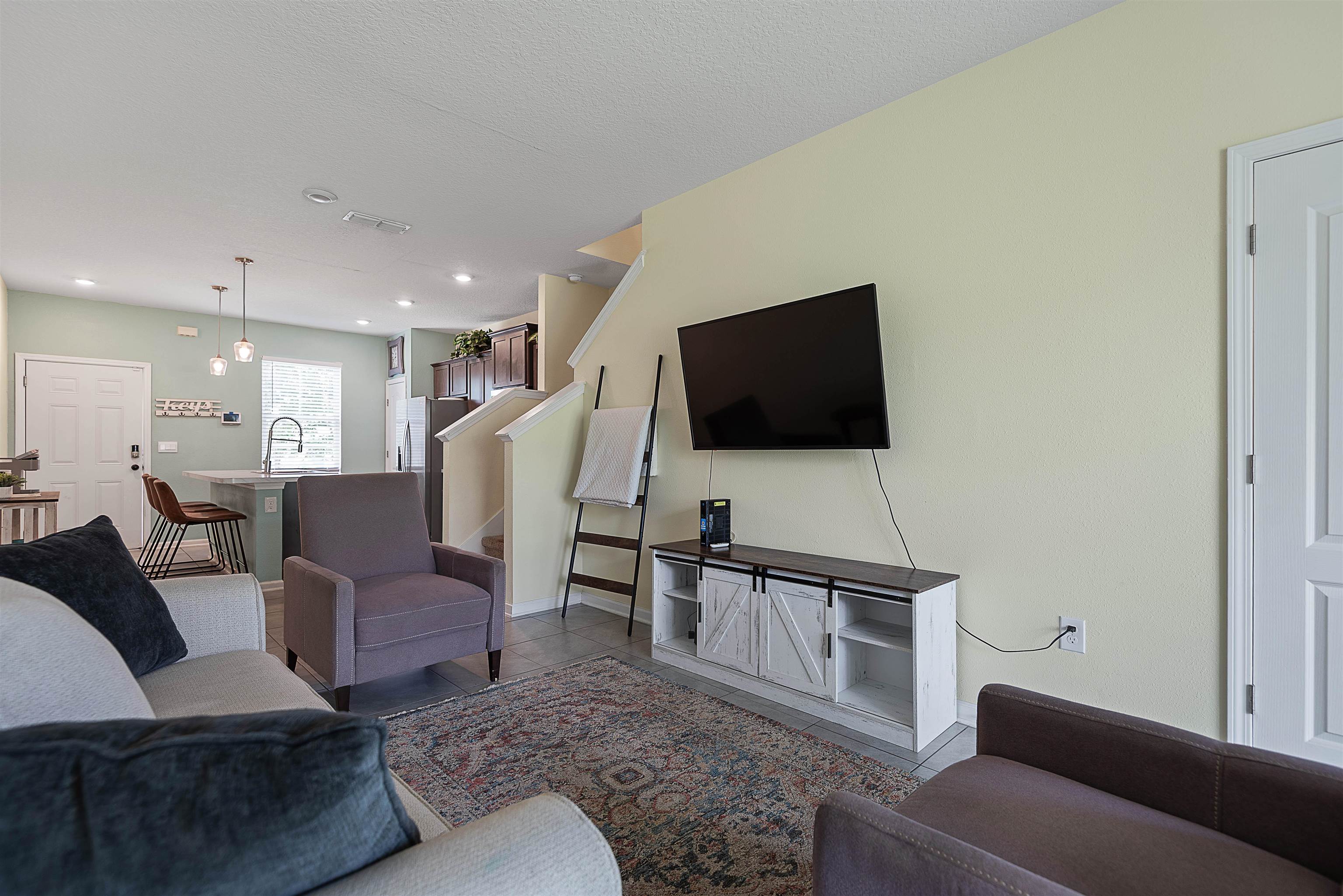 Image 14 of 37 For 877 Rotary Road