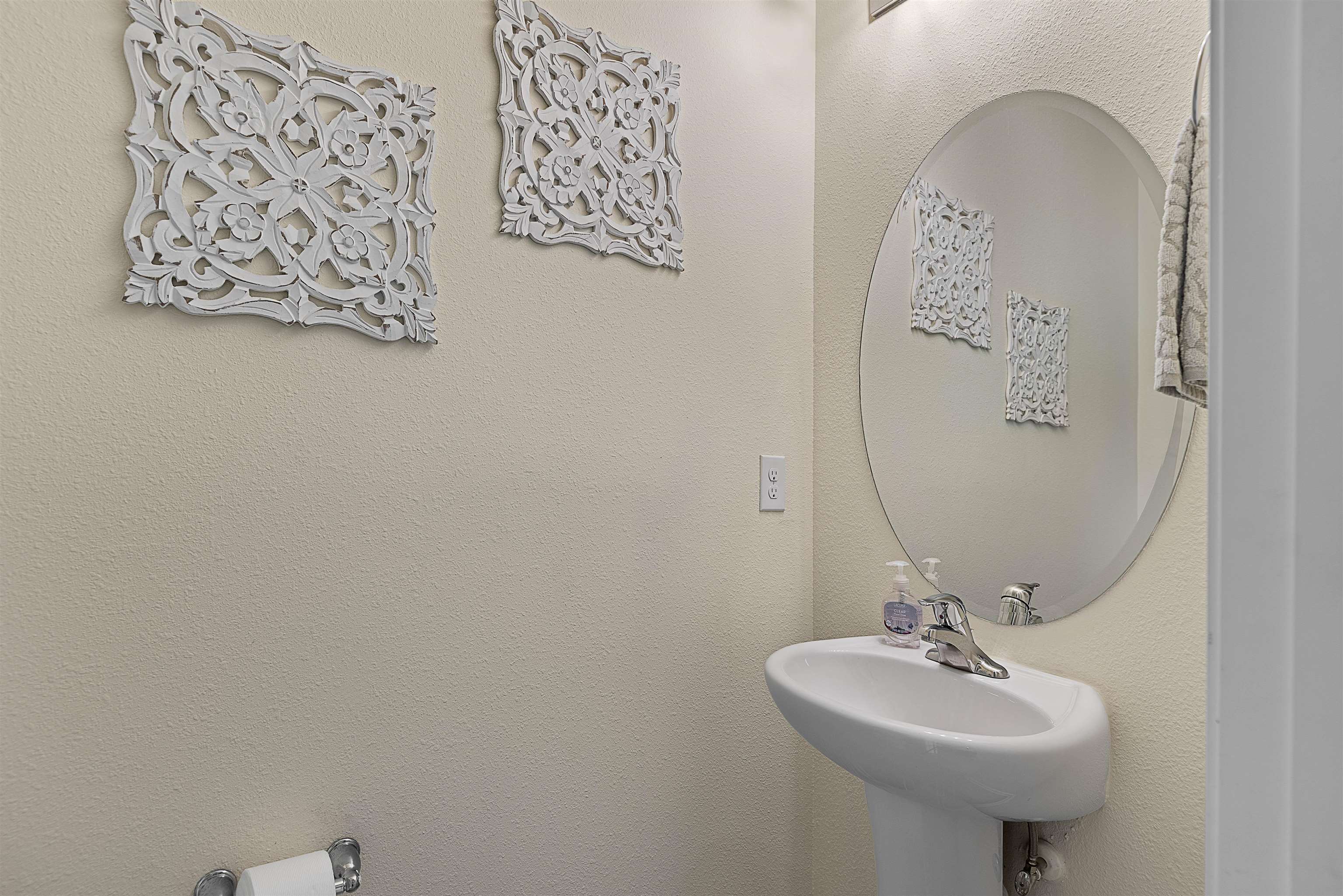 Image 16 of 37 For 877 Rotary Road