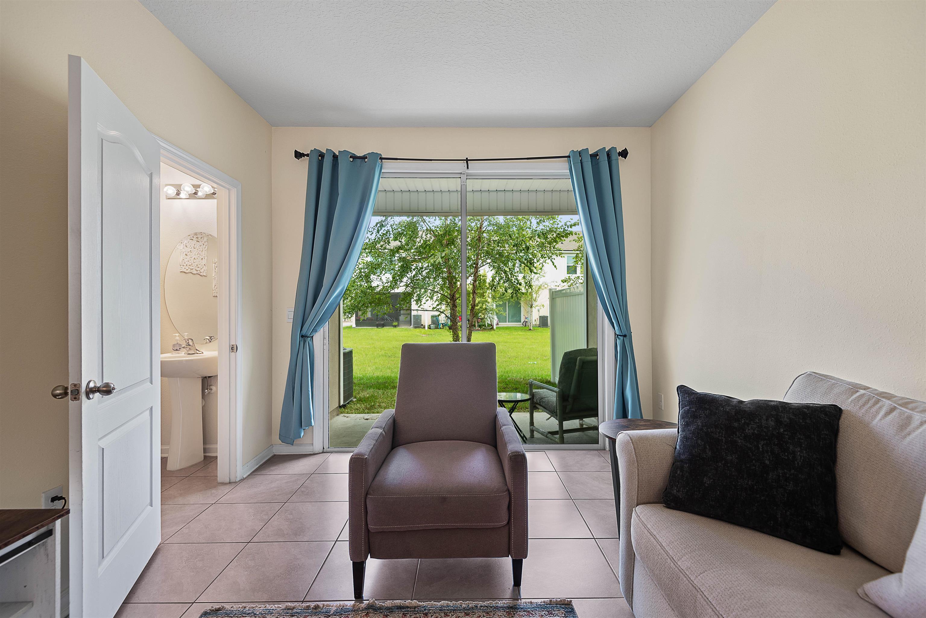 Image 17 of 37 For 877 Rotary Road