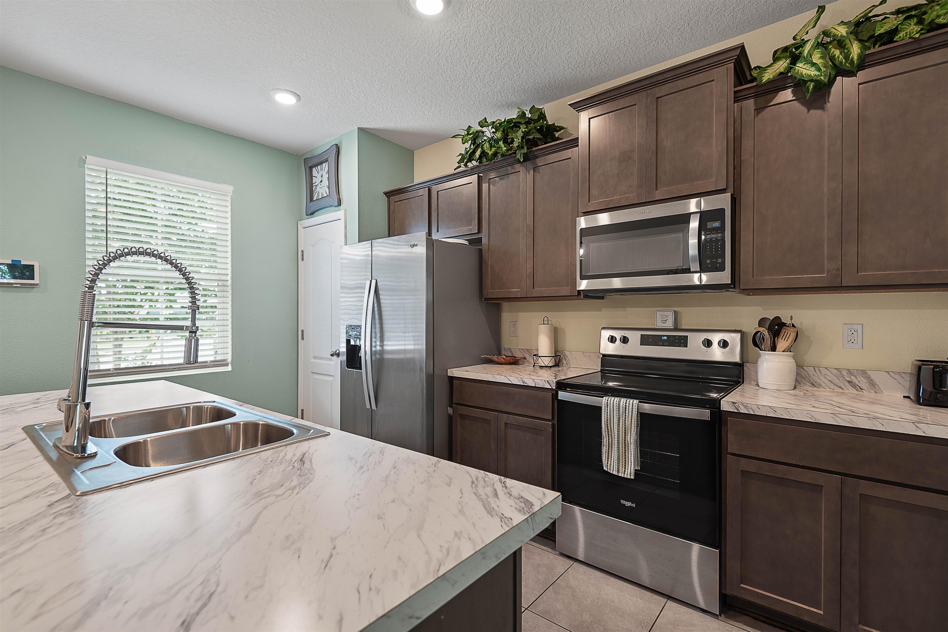 Image 25 of 37 For 877 Rotary Road