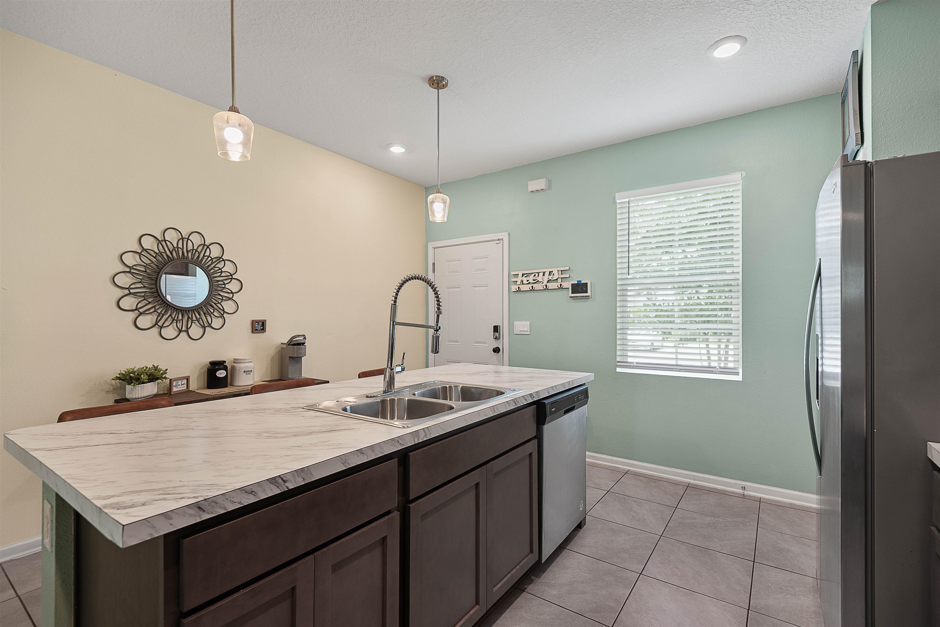 Image 26 of 37 For 877 Rotary Road