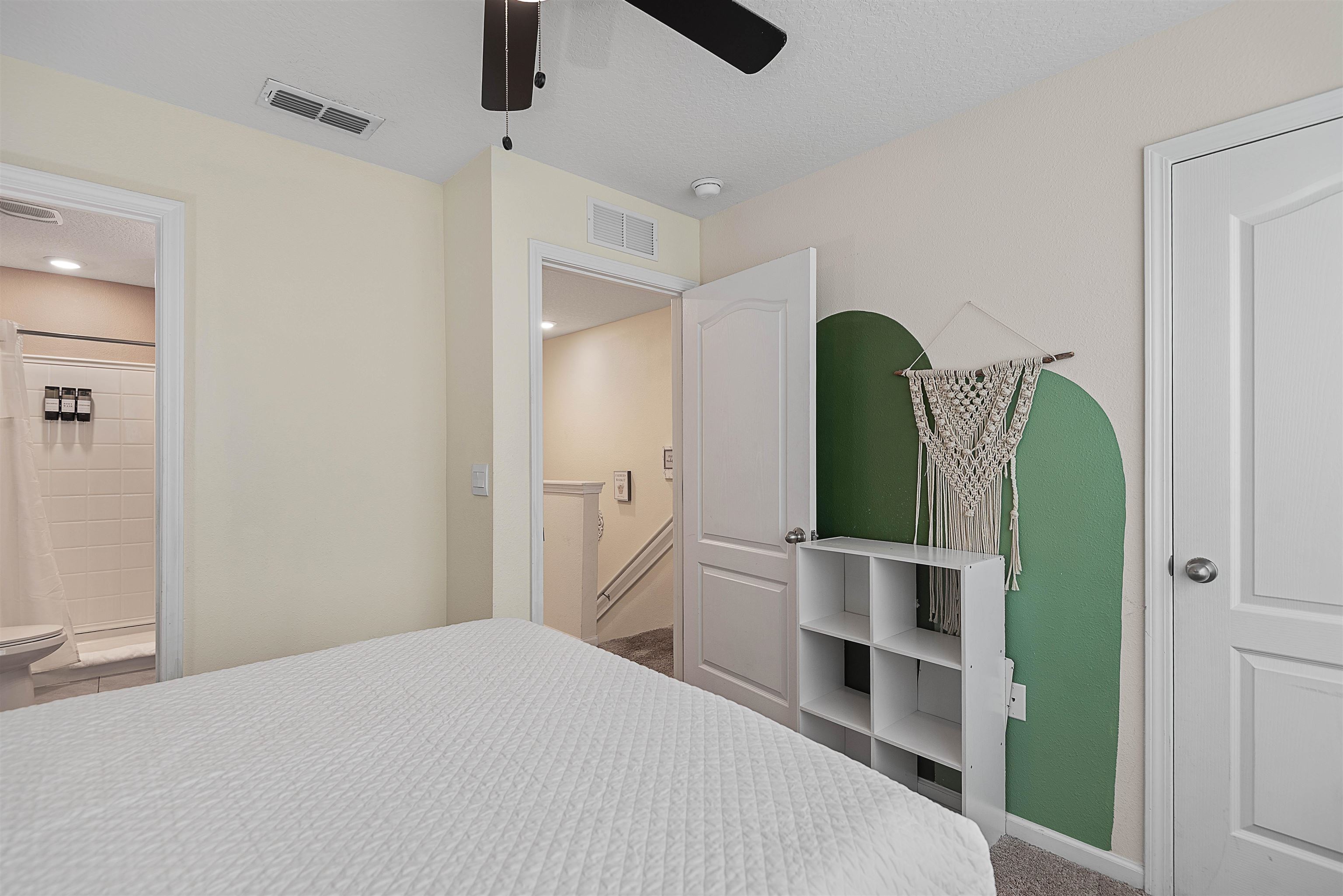 Image 33 of 37 For 877 Rotary Road