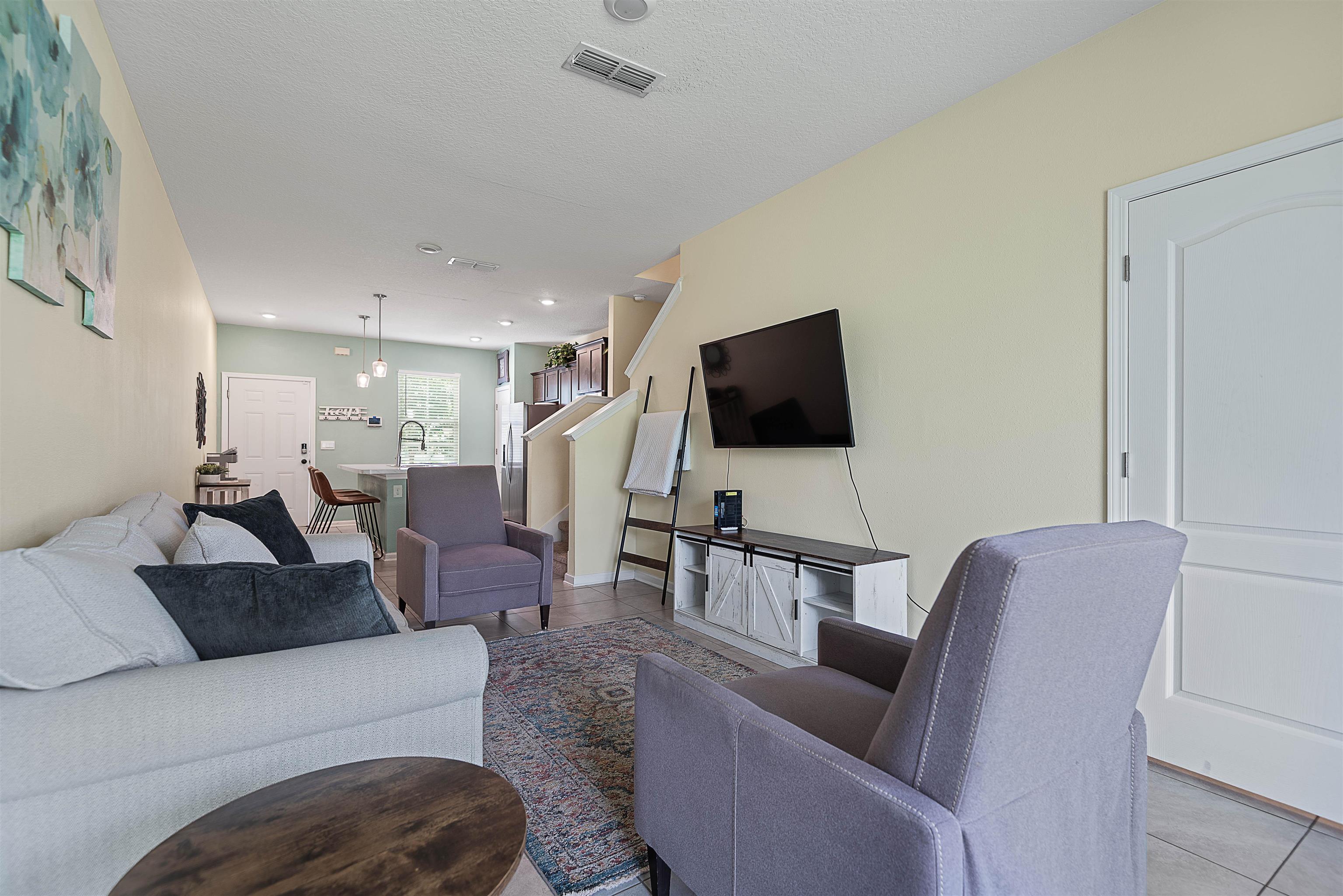 Image 4 of 37 For 877 Rotary Road