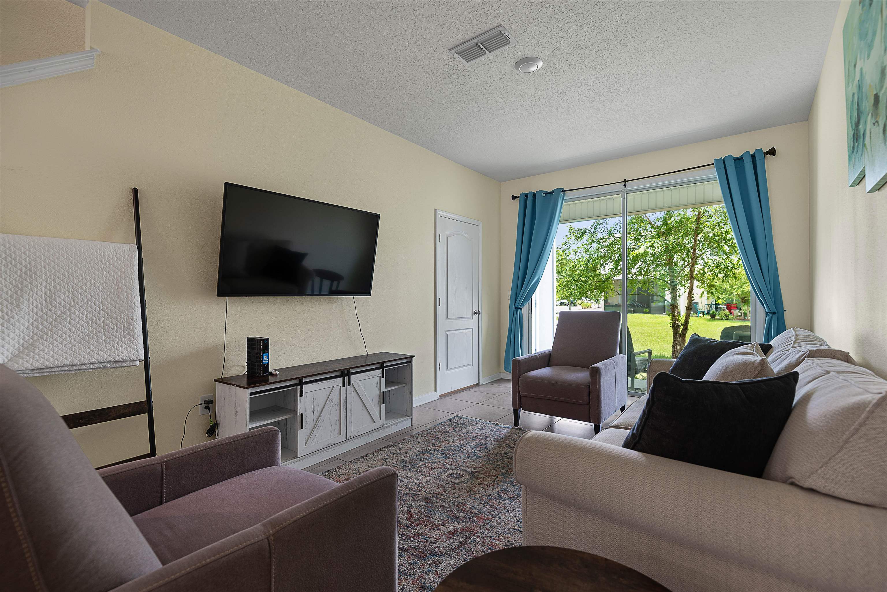 Image 7 of 37 For 877 Rotary Road