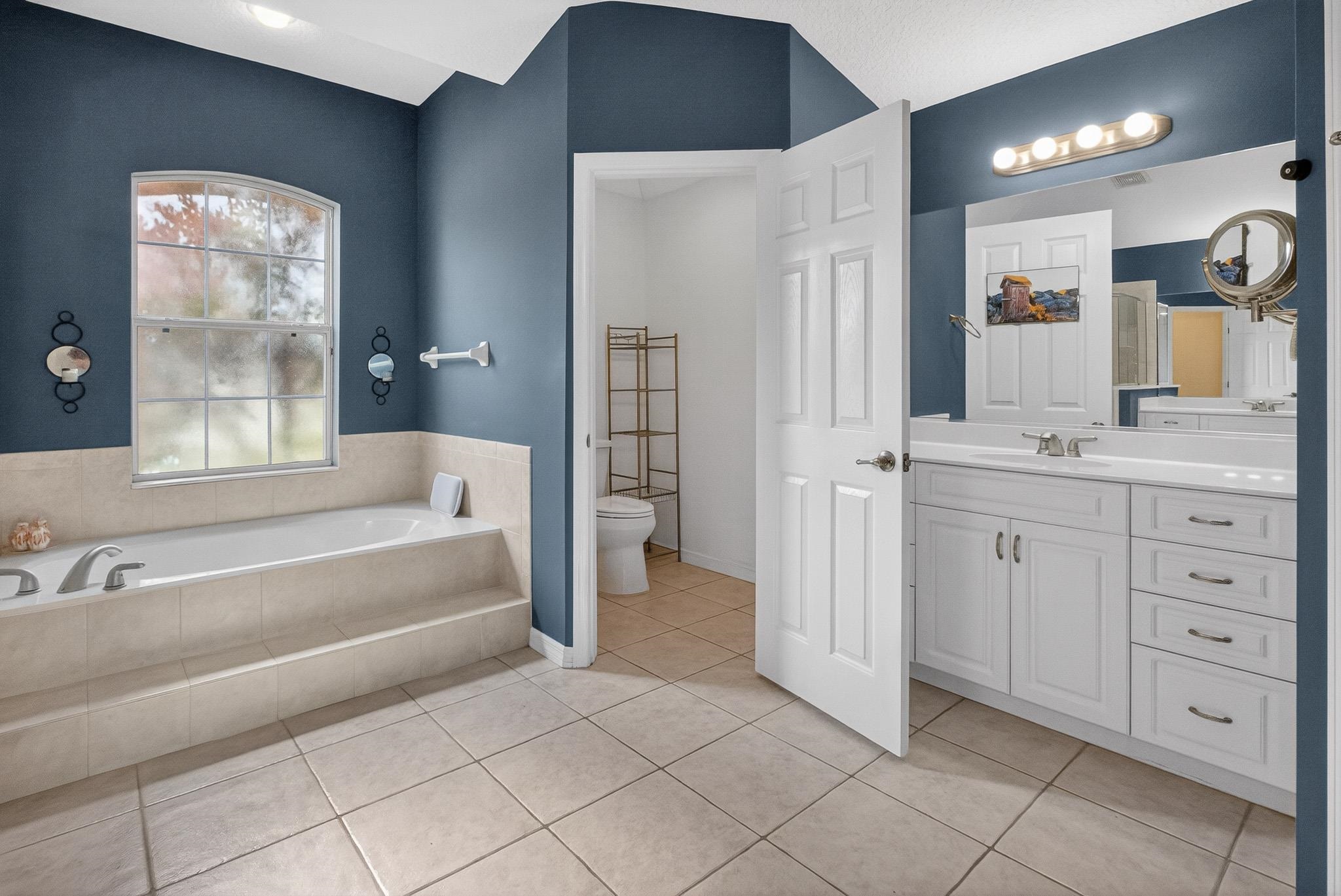 Image 22 of 50 For 18 Lewiston Ct