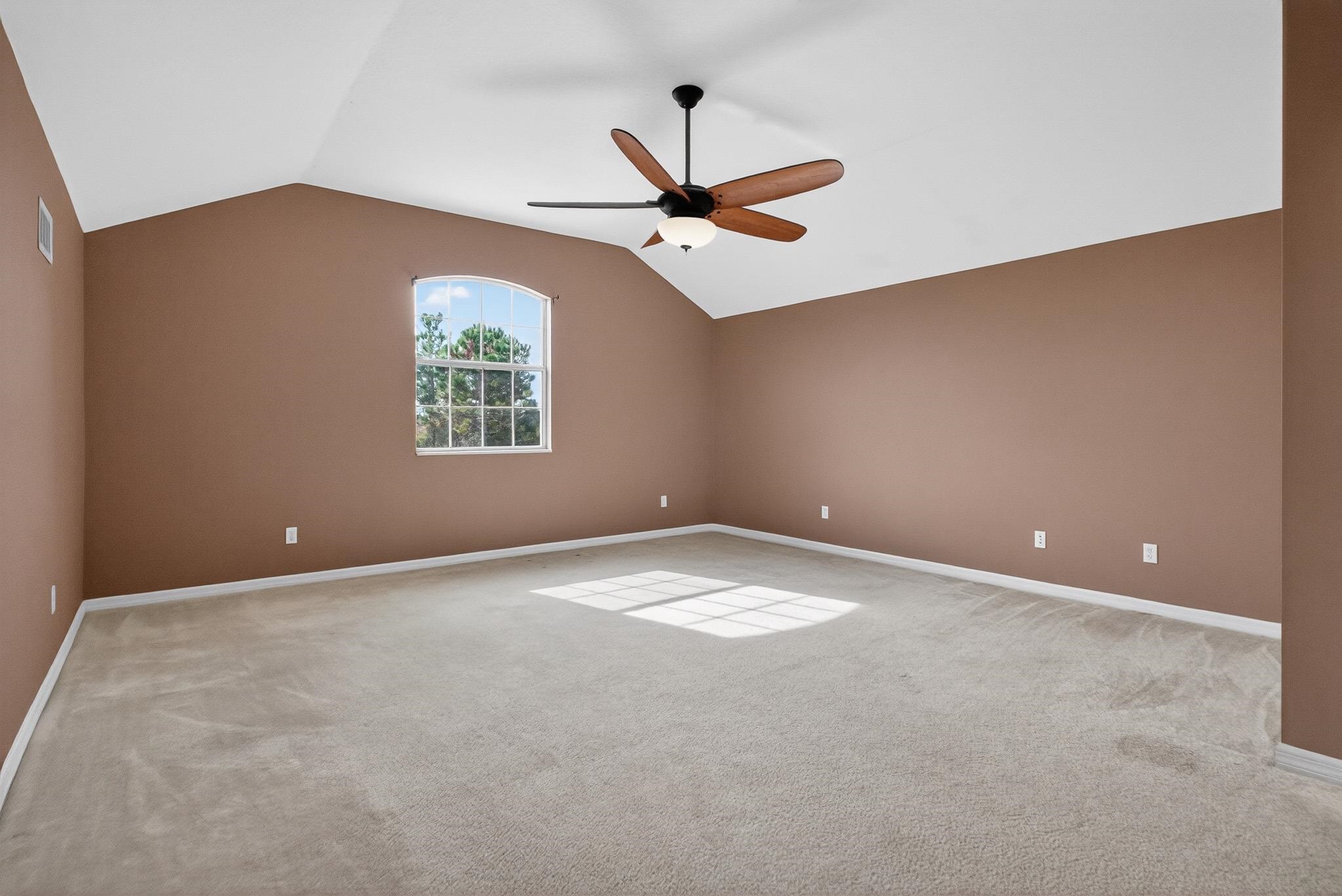 Image 25 of 50 For 18 Lewiston Ct