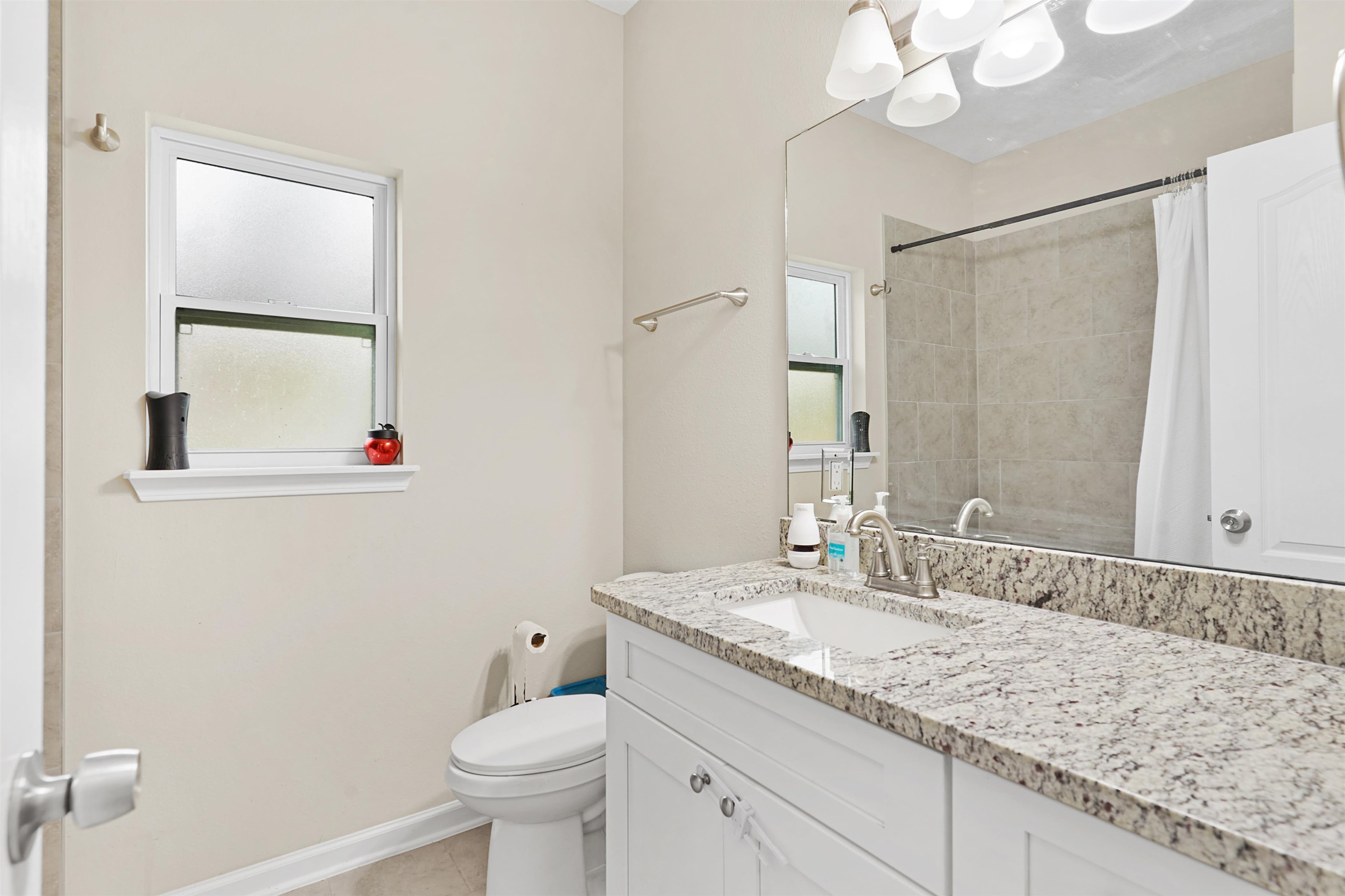 Image 20 of 29 For 4705 Melanie St