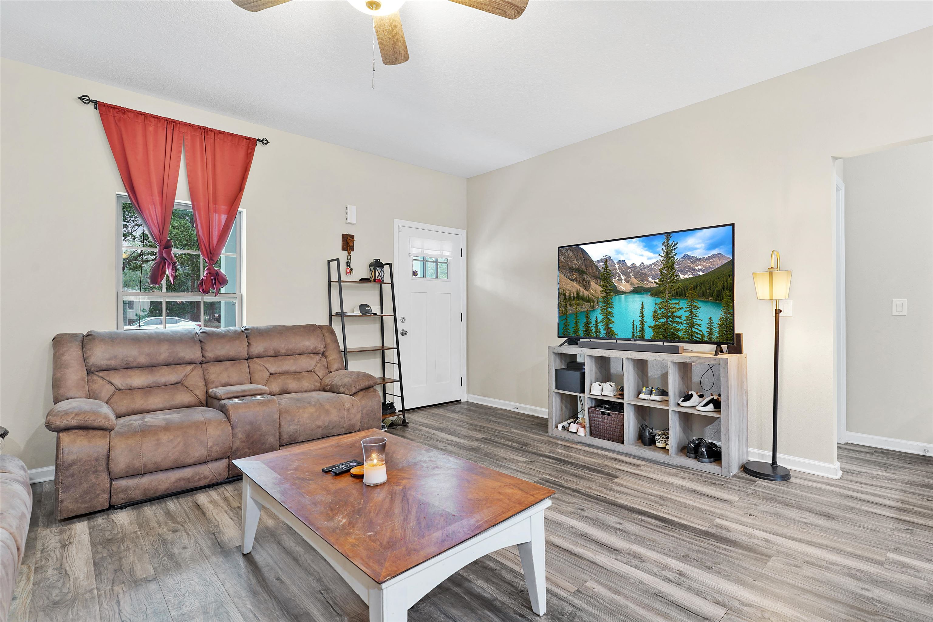 Image 7 of 29 For 4705 Melanie St