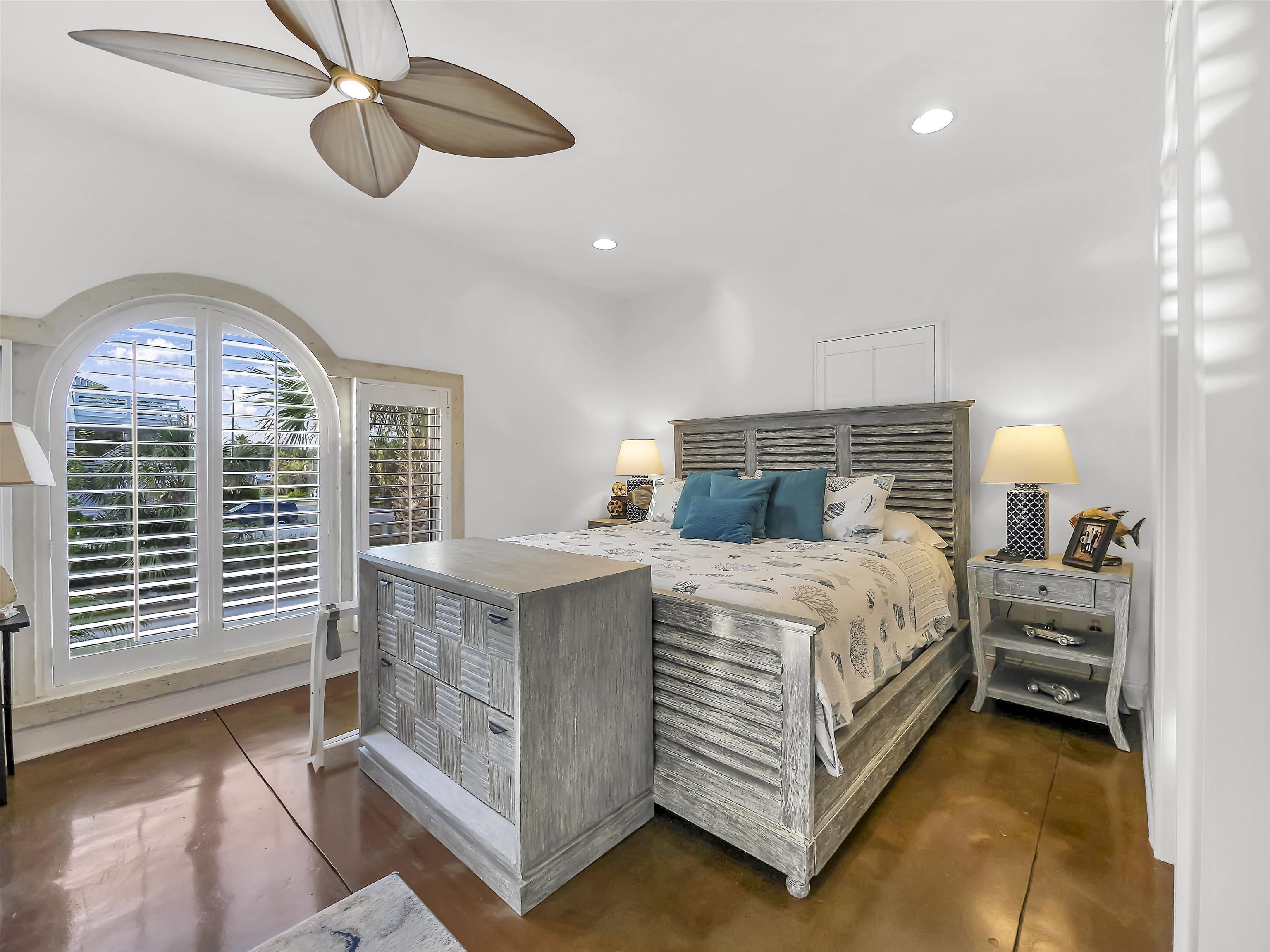 Image 44 of 64 For 5201 Medoras Ave