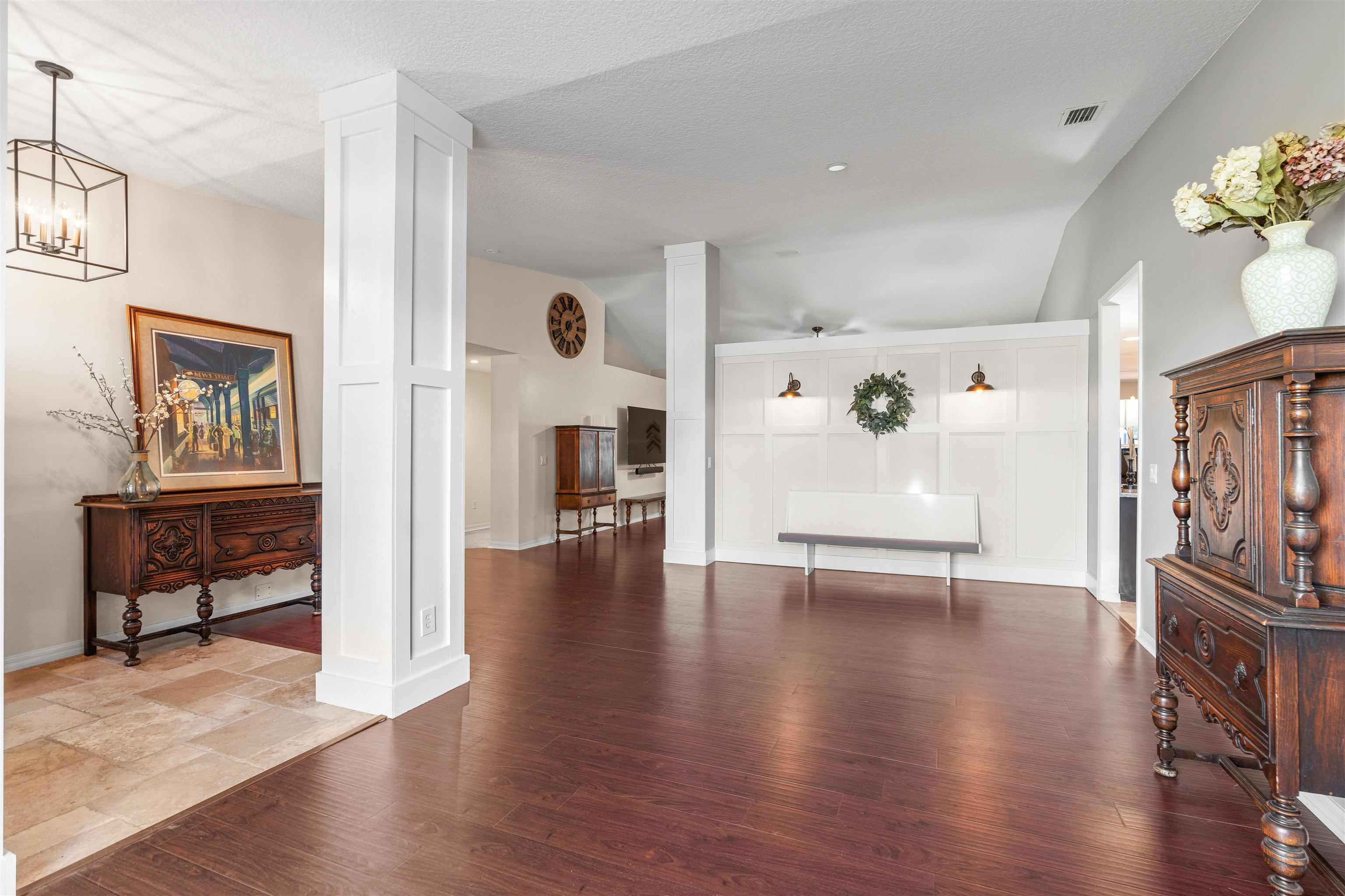 Image 11 of 35 For 11 Essington Ln