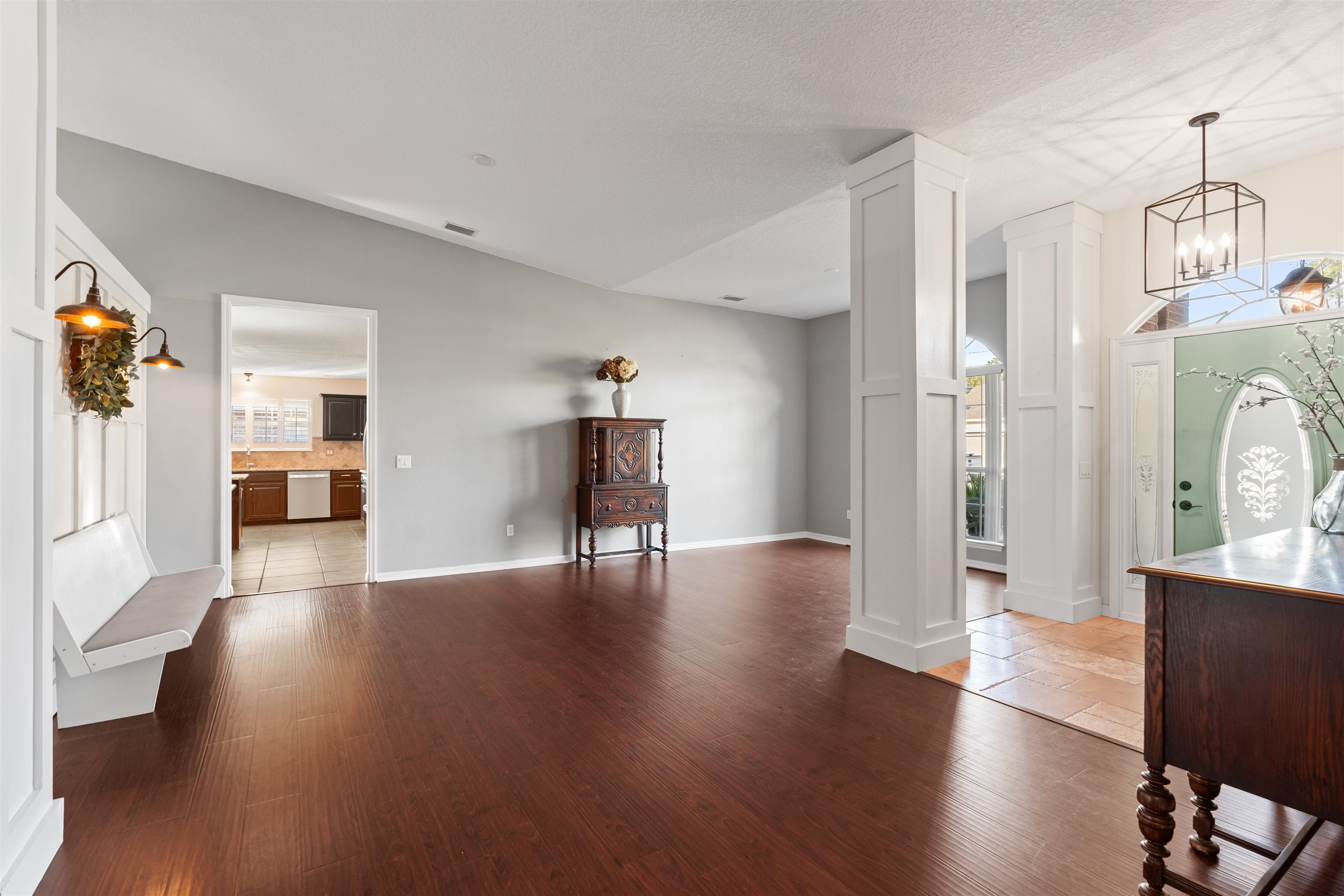 Image 13 of 35 For 11 Essington Ln