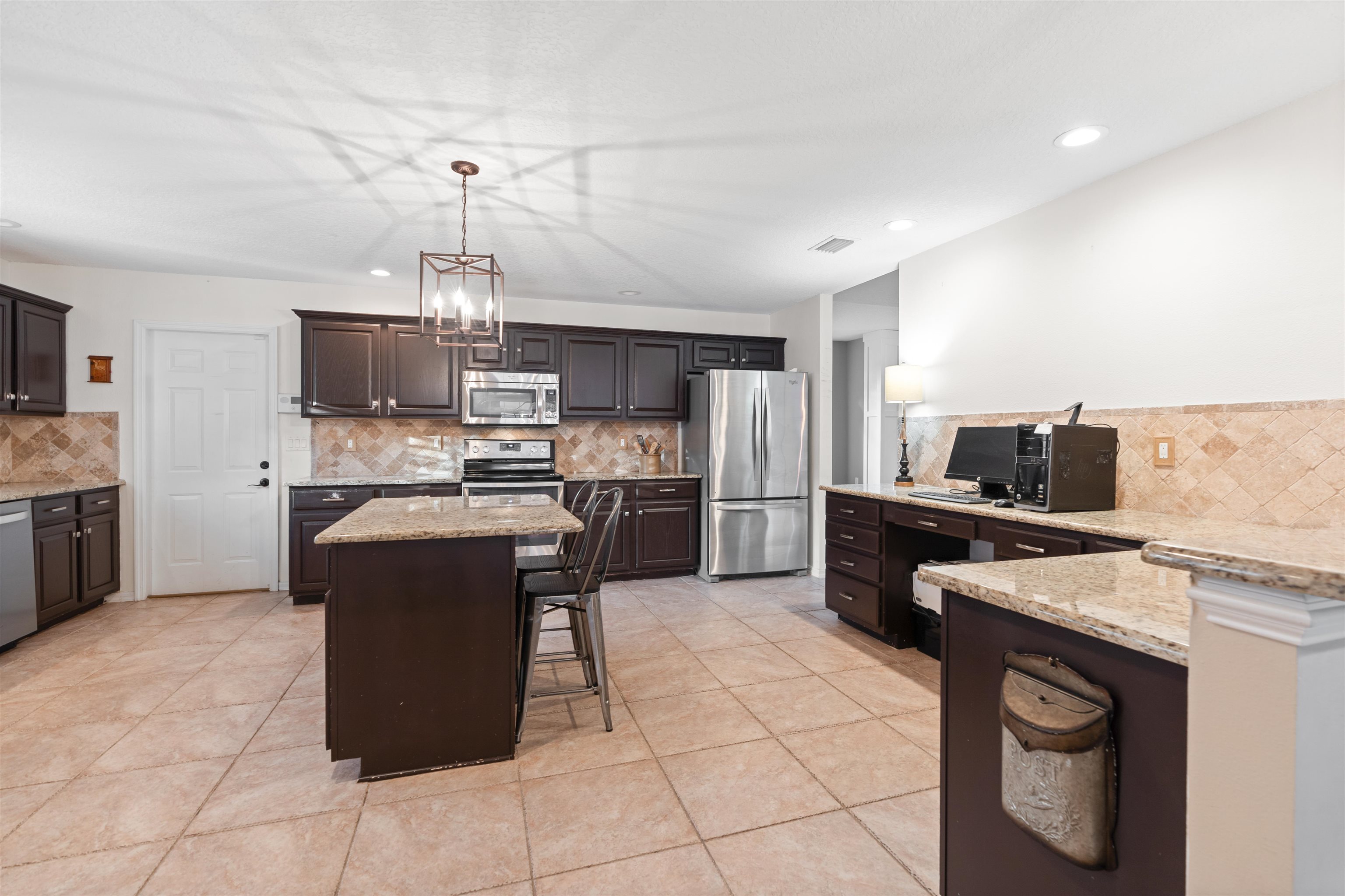 Image 21 of 35 For 11 Essington Ln