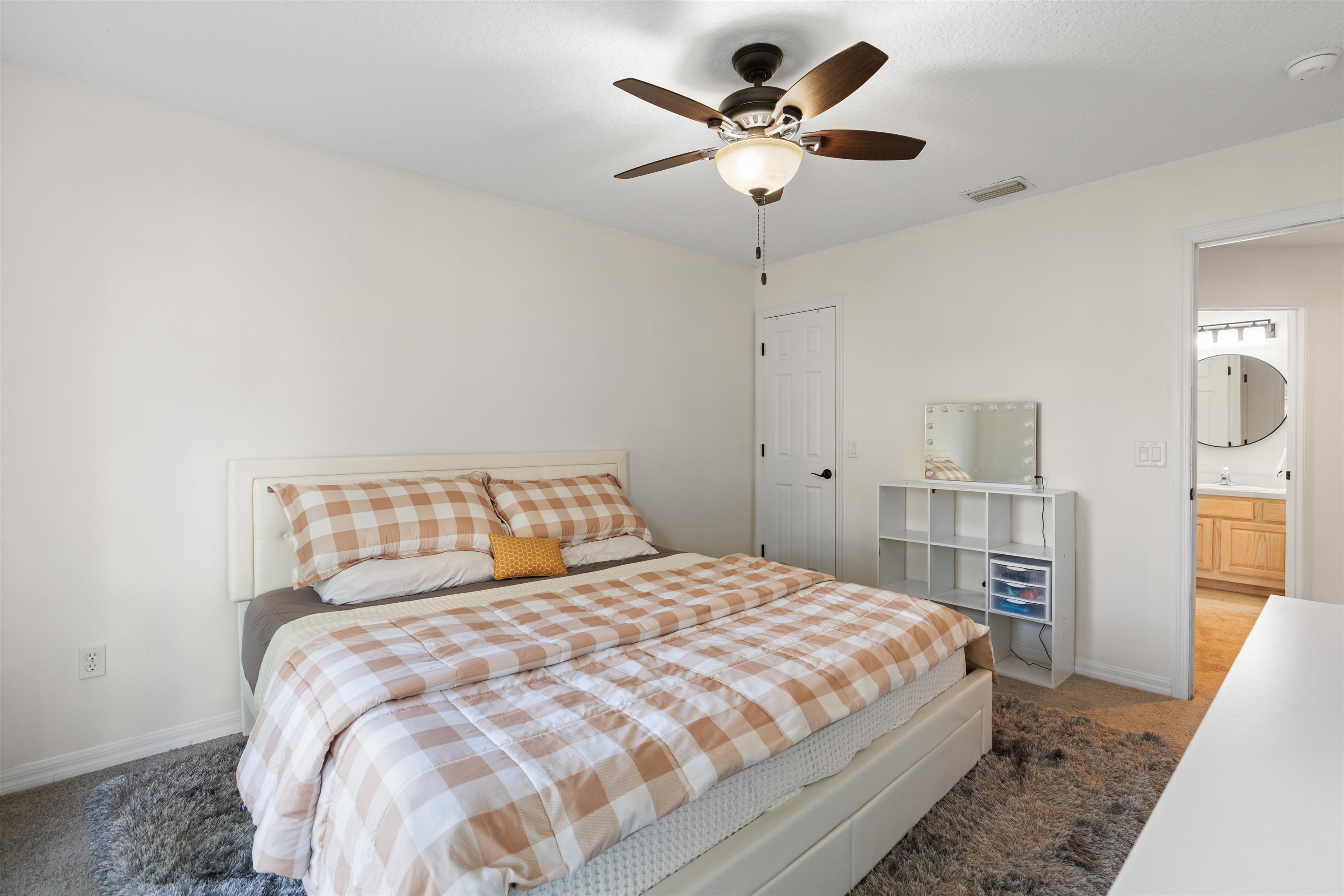 Image 28 of 35 For 11 Essington Ln