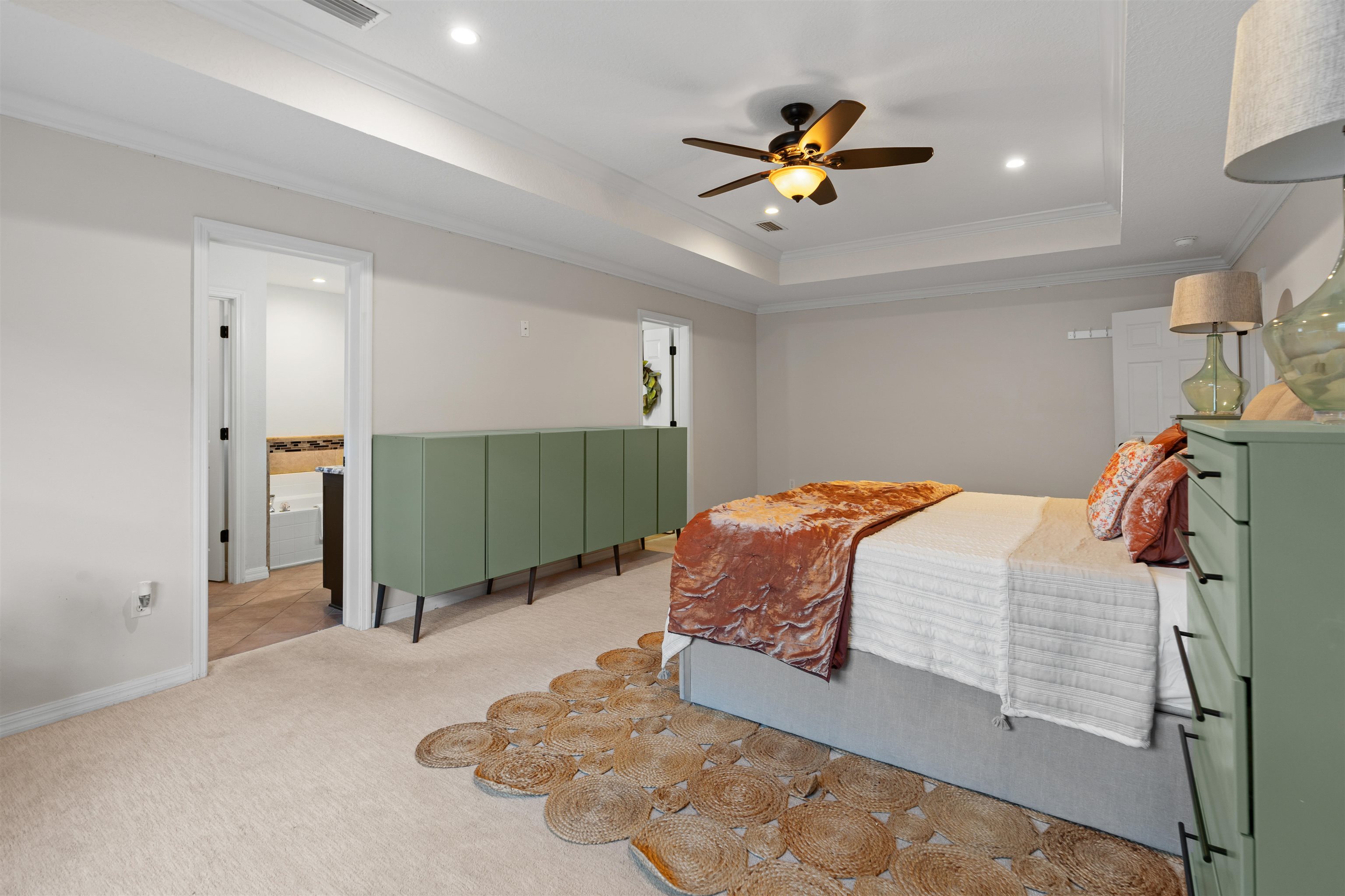 Image 4 of 35 For 11 Essington Ln