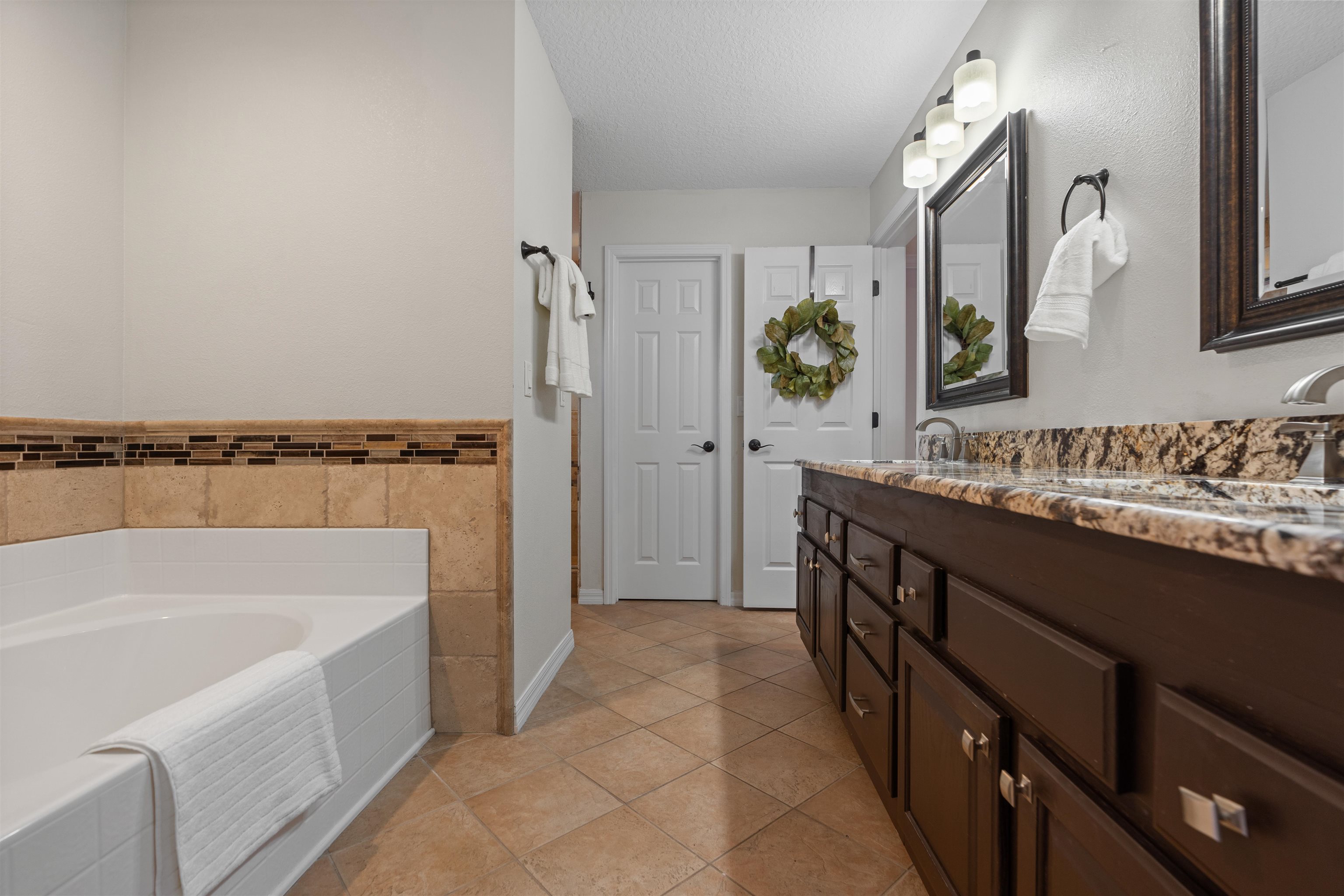 Image 6 of 35 For 11 Essington Ln