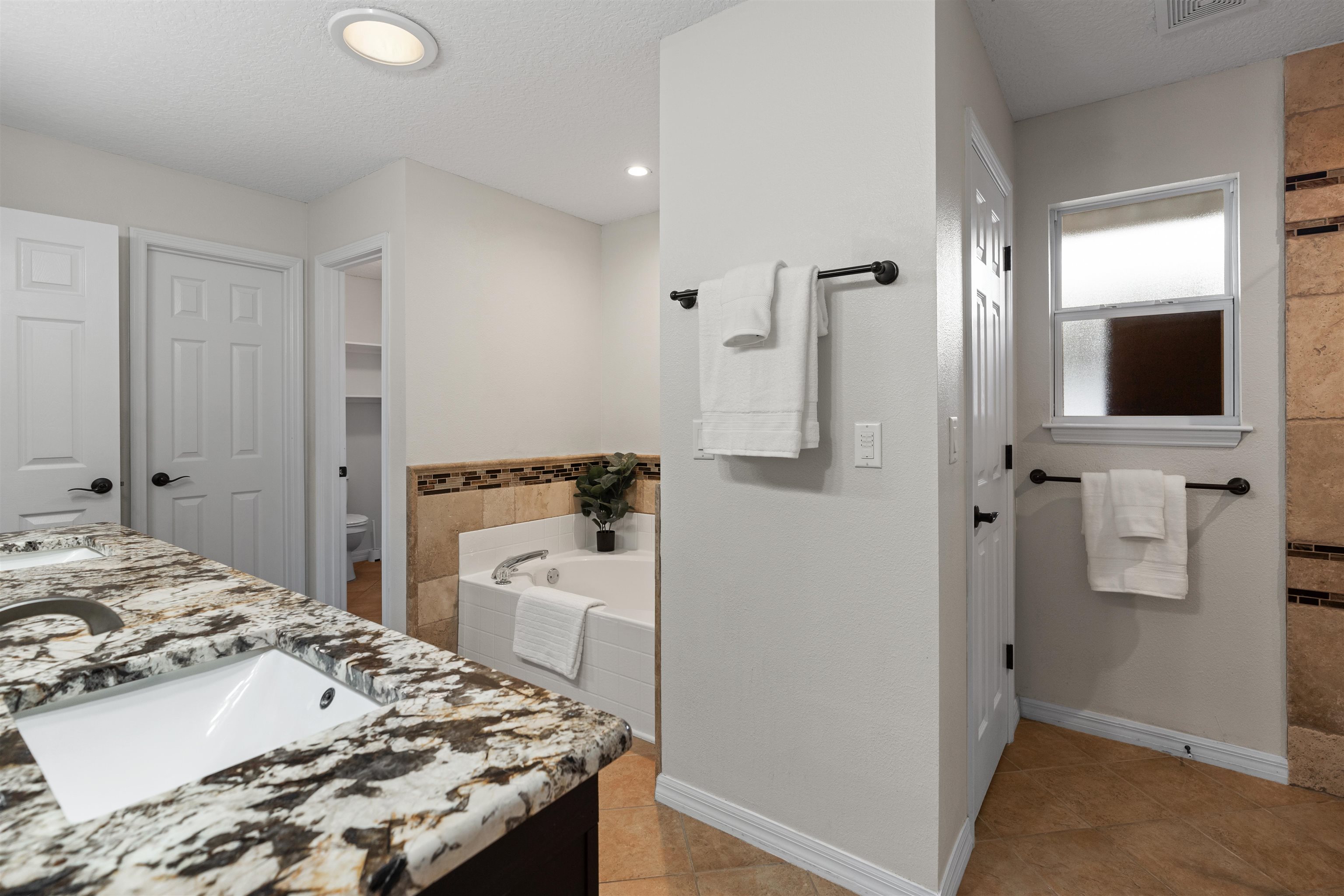 Image 7 of 35 For 11 Essington Ln