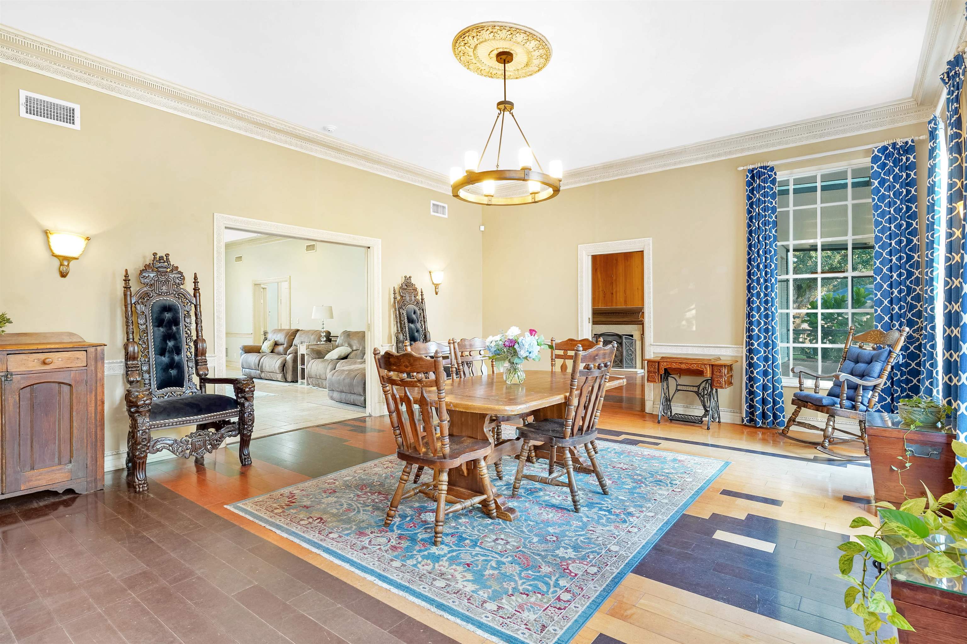 Image 14 of 47 For 40 Willow Drive