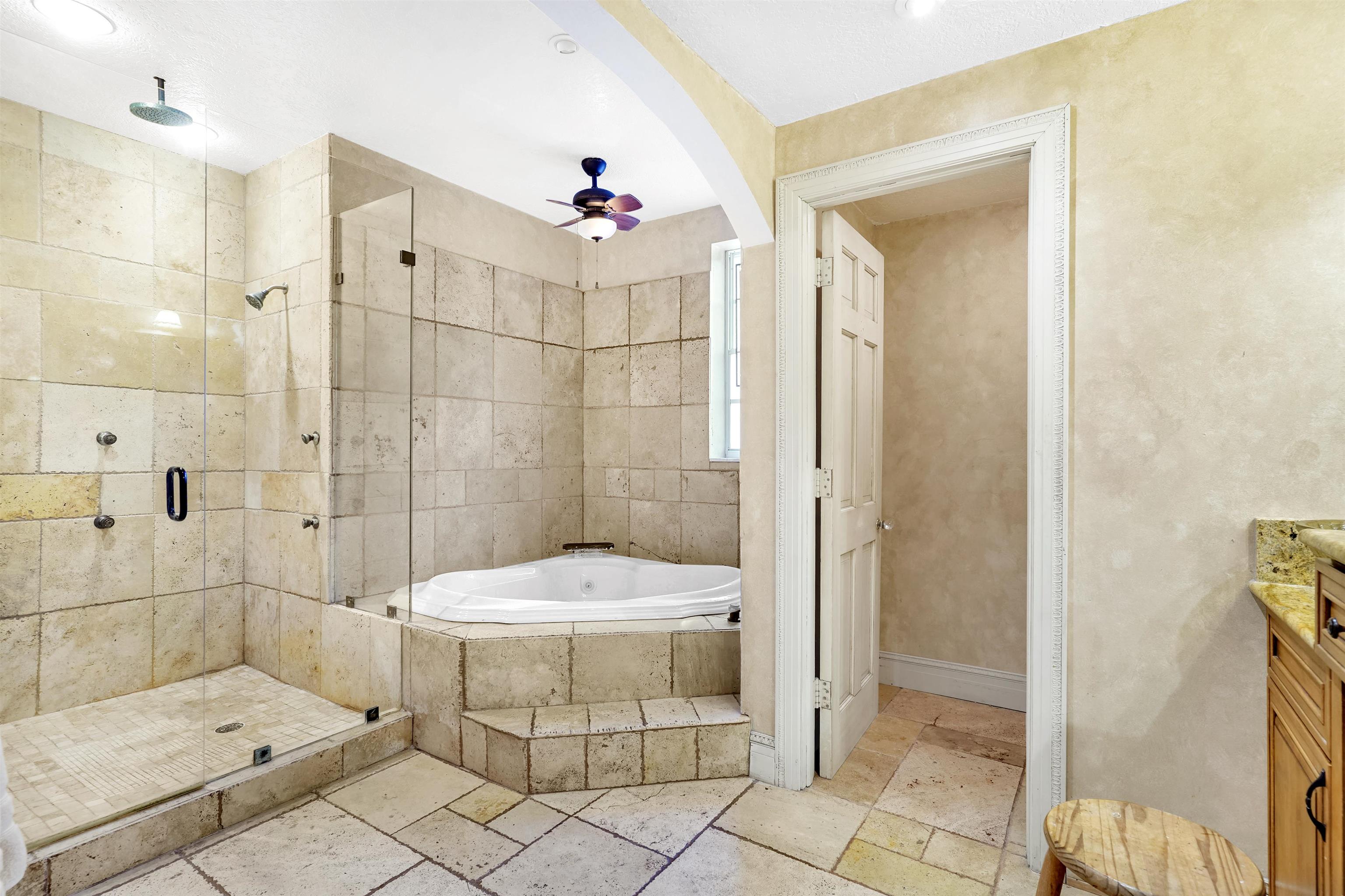 Image 26 of 47 For 40 Willow Drive